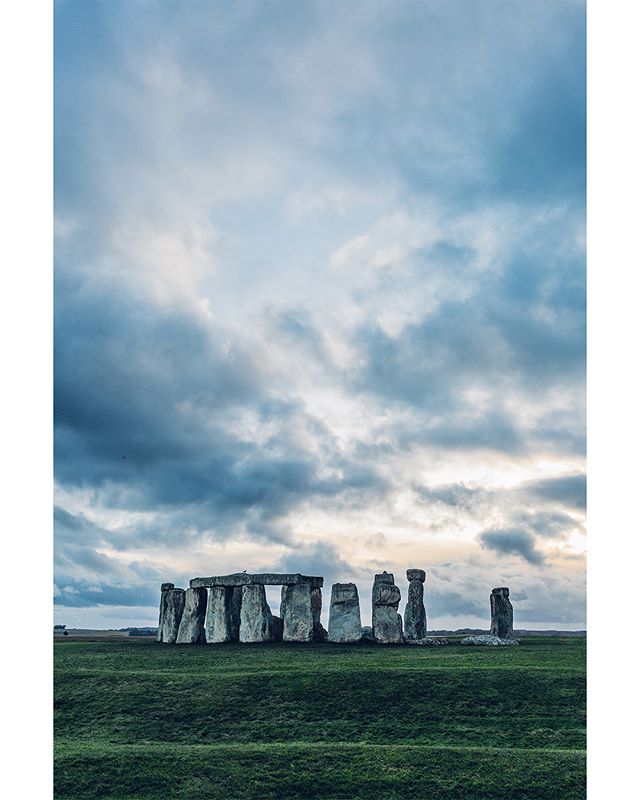 🗿