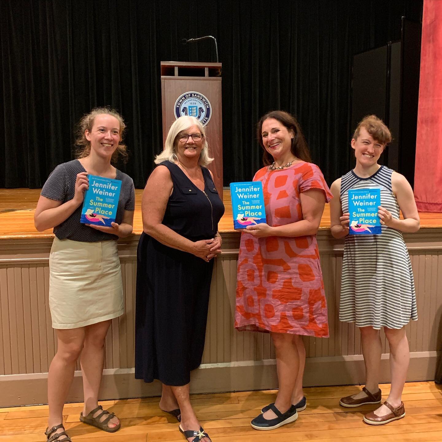 Thanks to my friends at @titcombsbookshop,  @capecodslush the Sandwich Public Library, and to all the readers who came out last night! I had a great time talking about THE SUMMER PLACE, my writing process, and which child and book is my favorite! I h
