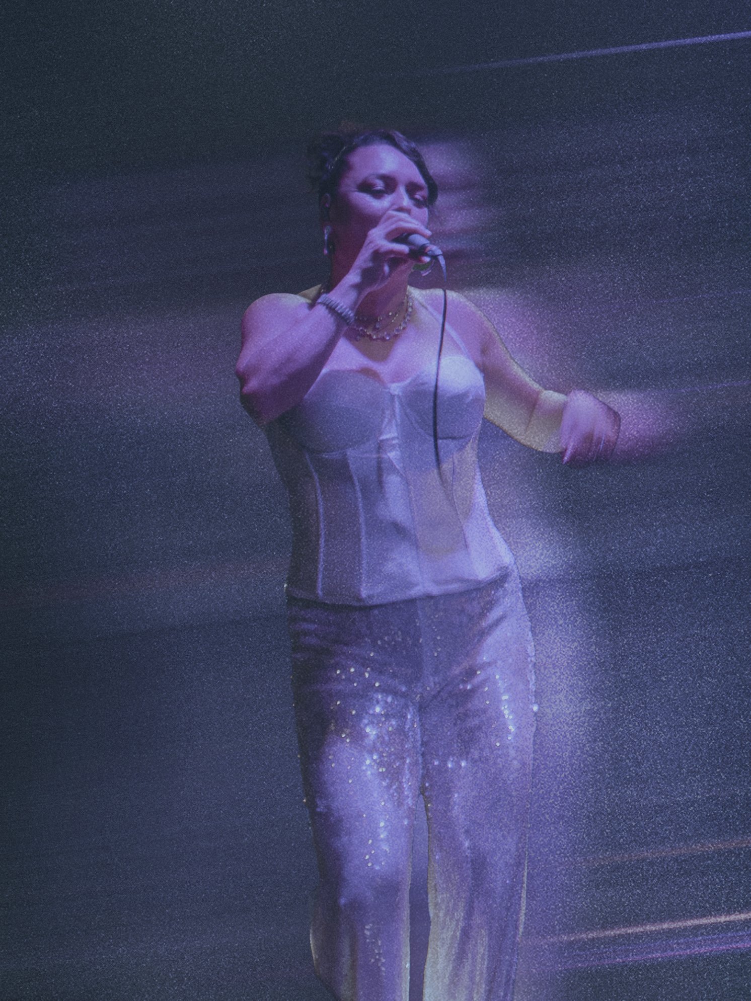 Raquel Rodriguez_Melkweg Amsterdam 11th june 2025_Shot by Riza.view_9.jpg
