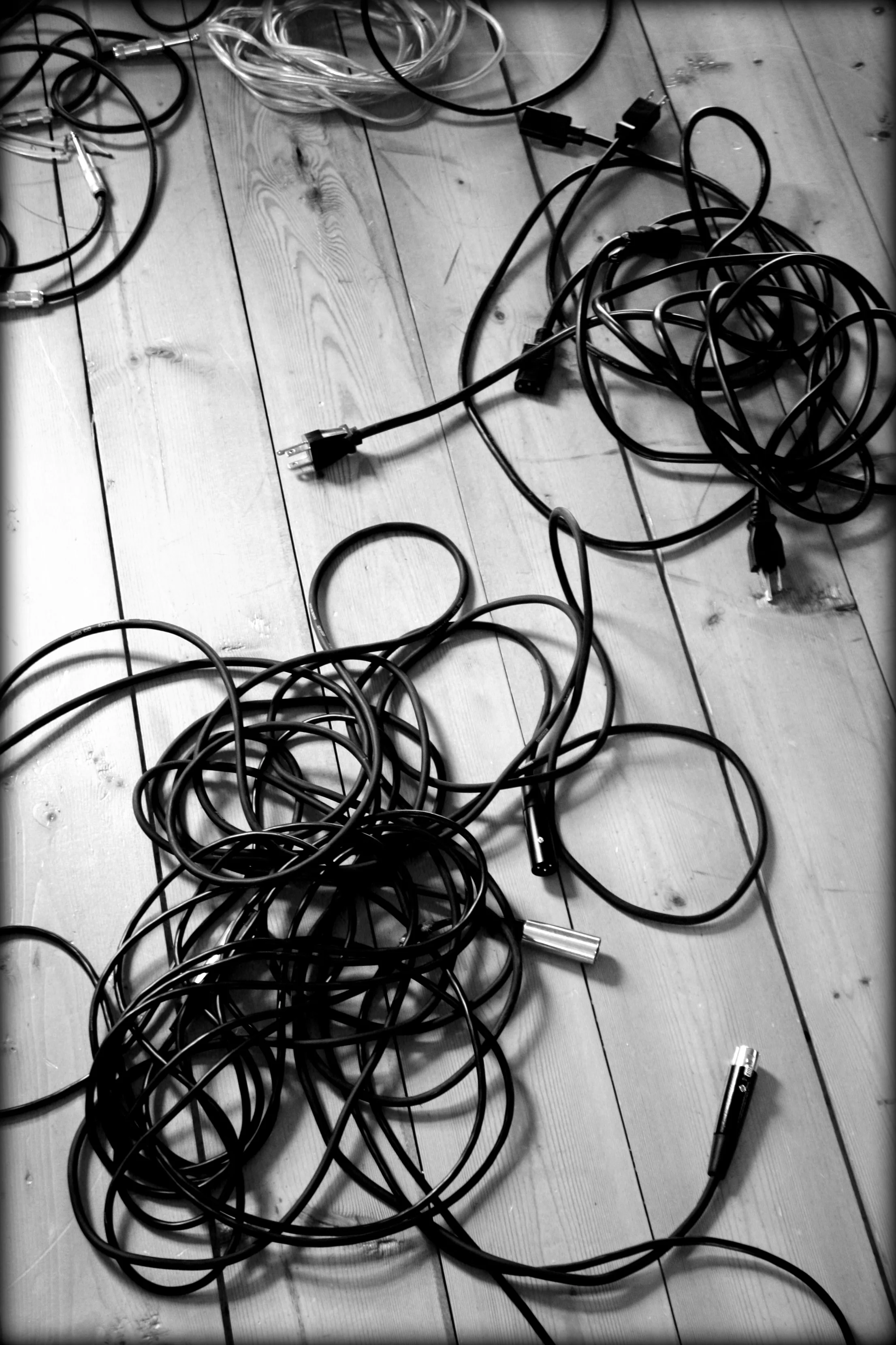 atmospherecords1bw.jpg