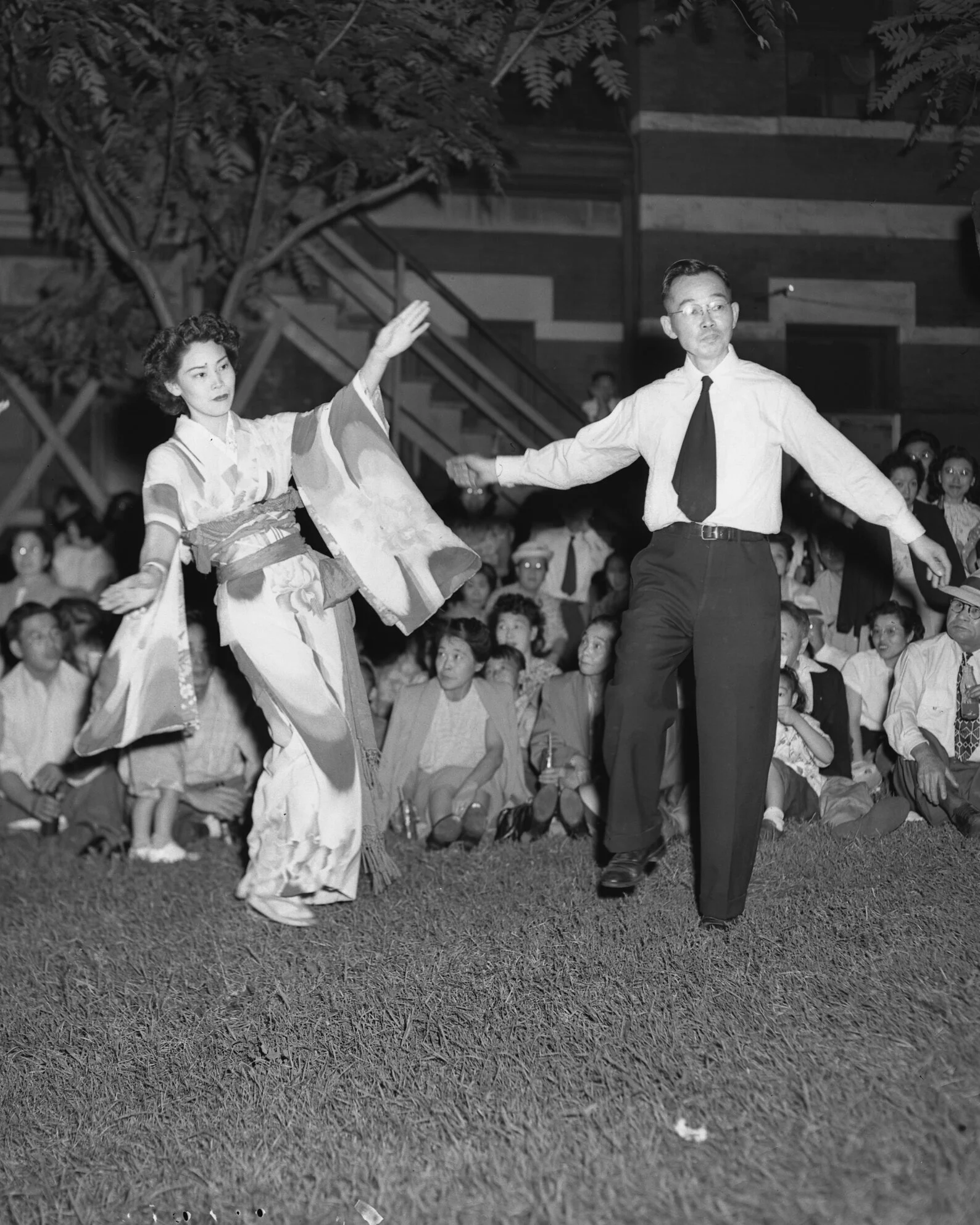 RESETTLED ROOTS: LEGACIES OF JAPANESE AMERICANS IN CHICAGO