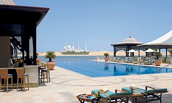 Shangri-La Infinity Pool