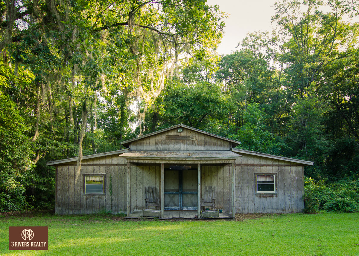 3riversrealty_south-georgia_farm_waterfront_pond_barn_land_bluegrass_rockin-chair_front-porch_mills-brock.jpg