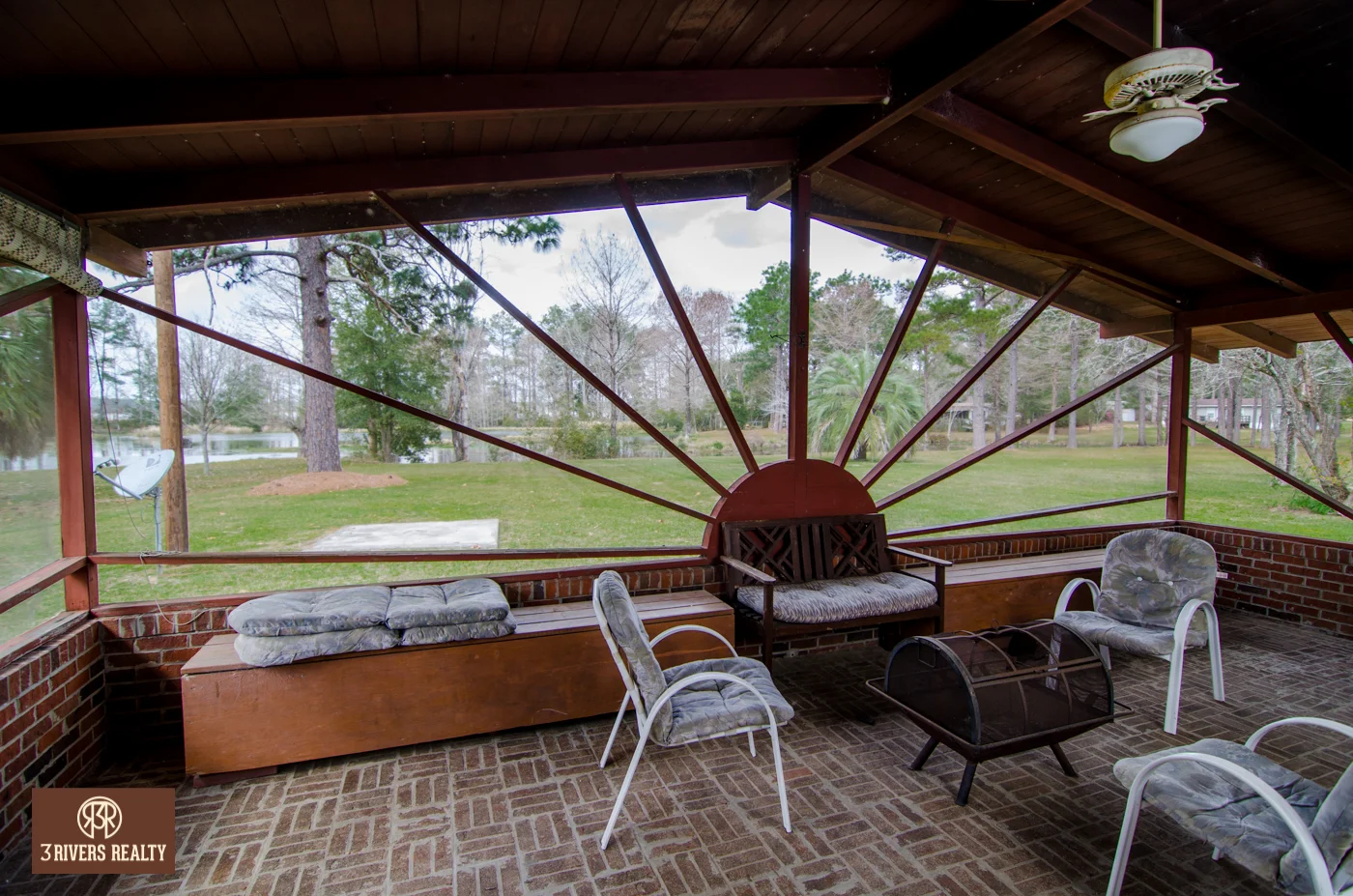 vaction home_ cottage living_georgia water front_Flint River_georgia real estate for sale_lake seminole_for sale.jpg