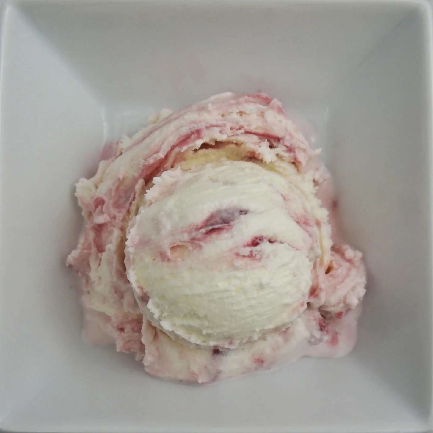 WHITE CHOCOLATE RASPBERRY