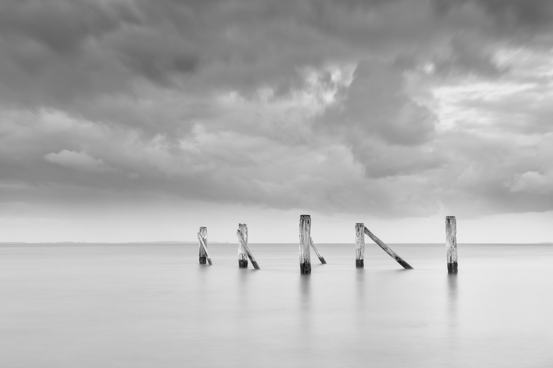 old-flinders-pier-black-white-long-exposure-mornington-peninsula-victoria.jpg