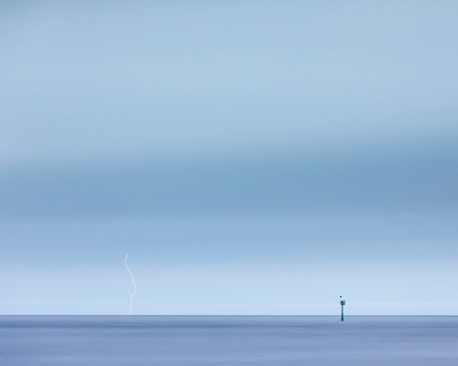 lightning-strike-port-phillip-bay-victoria-australia.jpg