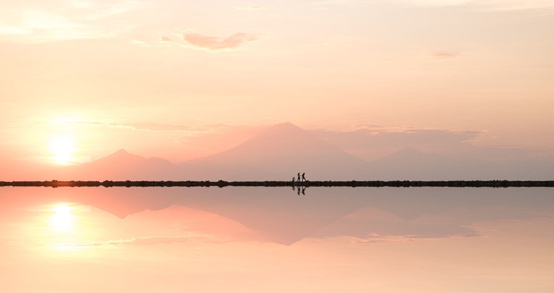 family-sunset-mount-agung-gili-trawangan-indonesia.jpg