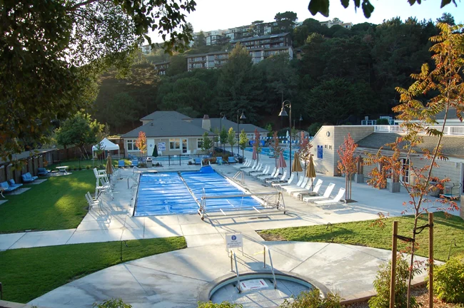 TIBURON PENINSULA CLUB