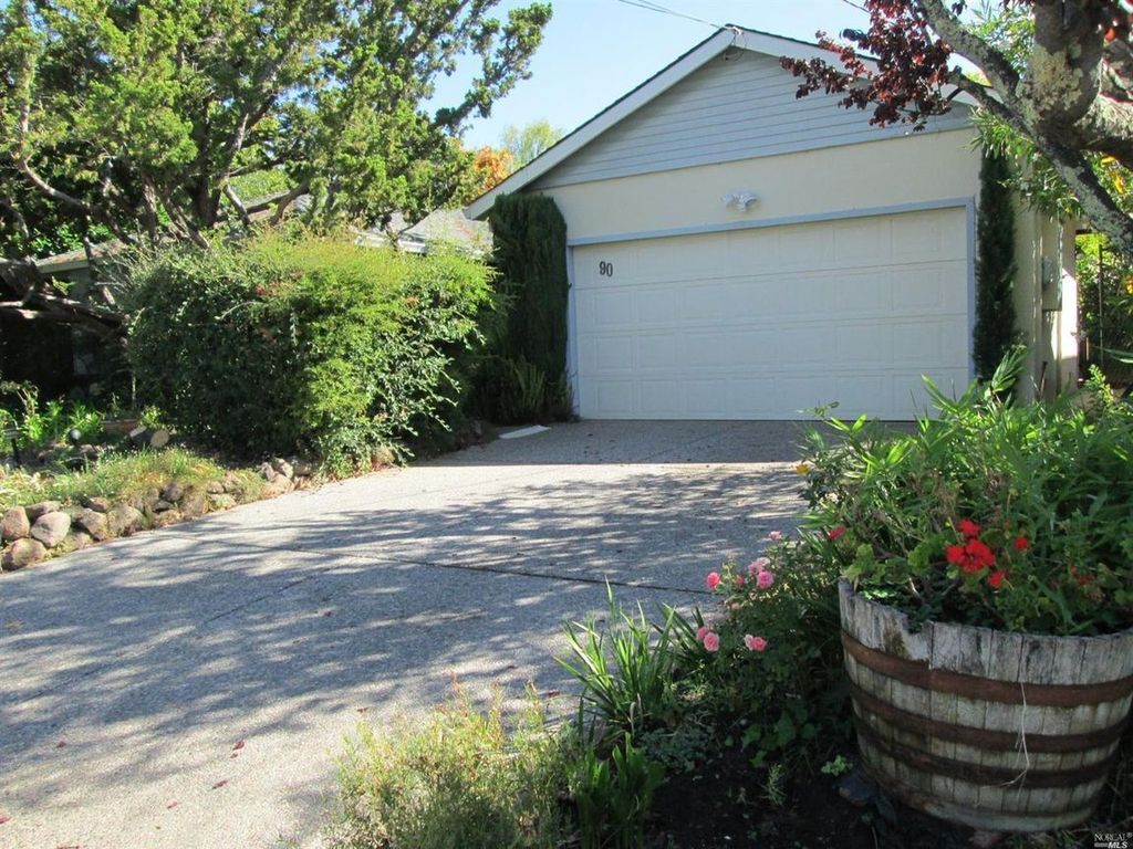SOLD | 90 Berens Drive, Kentfield $1,395,000