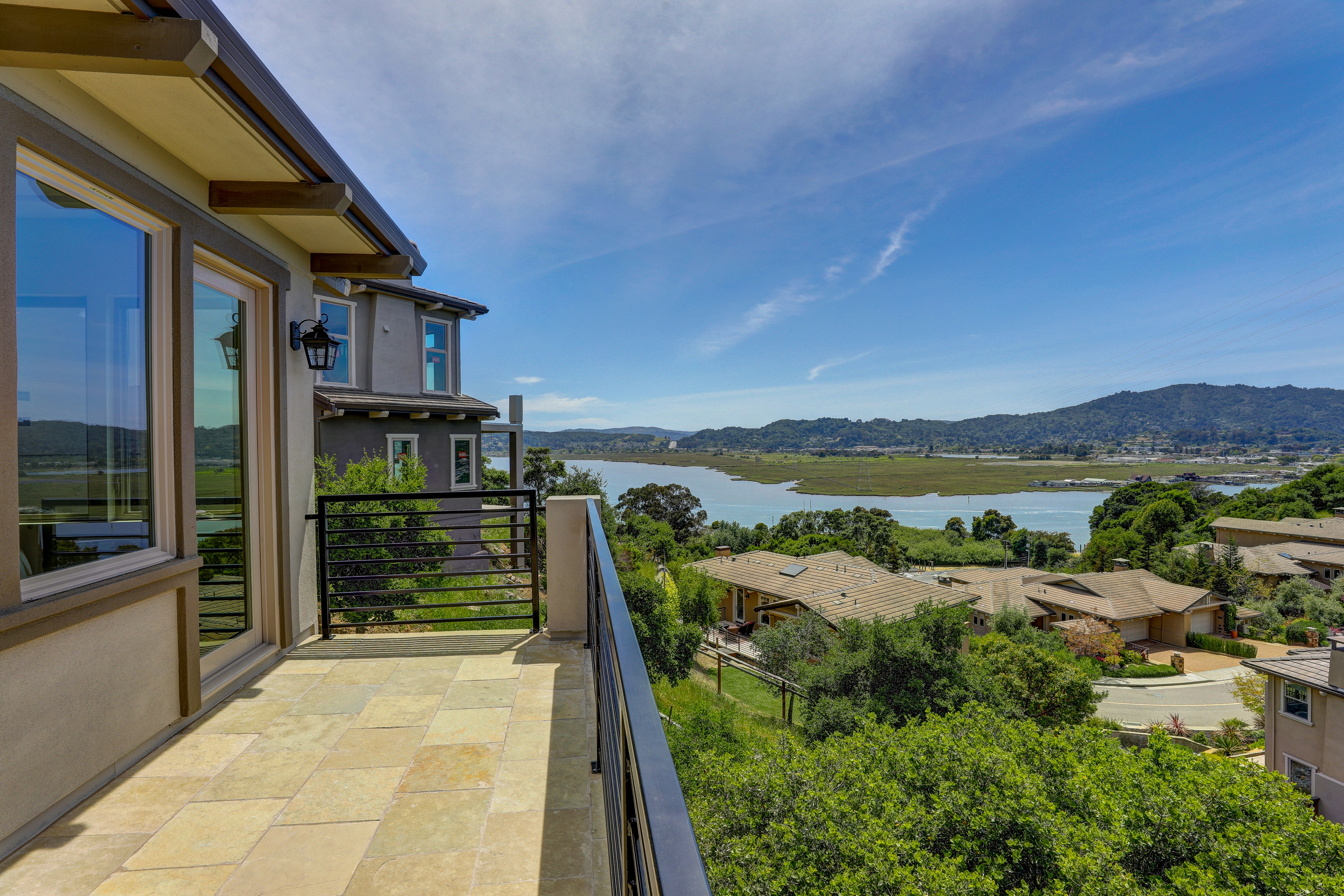 29 Drakes Cove Larkspur's Best Realtor 44 - Own Marin Pacific Union - Marin County's Top Realtor.jpg