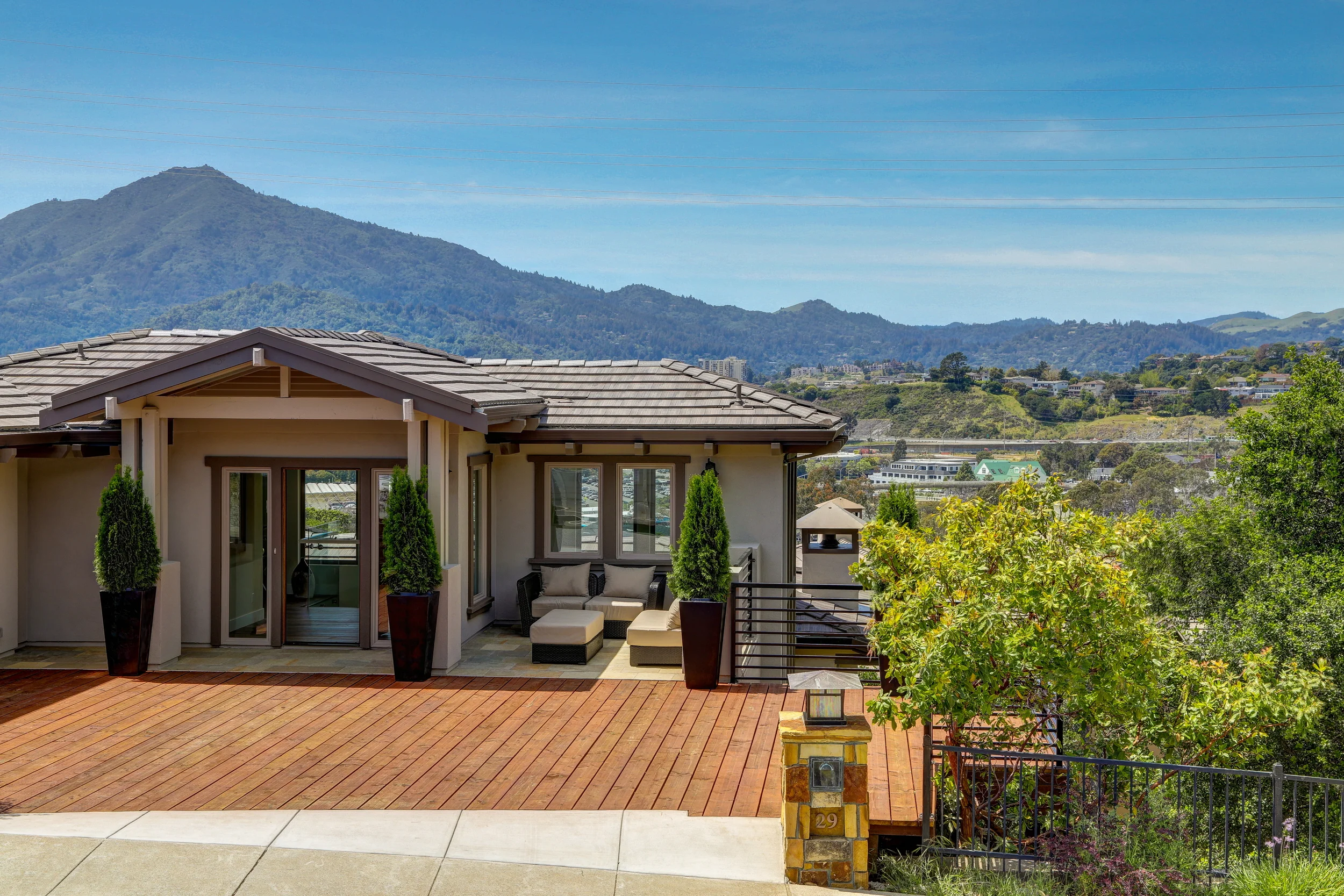 29 Drakes Cove Larkspur's Best Realtor 03 - Own Marin Pacific Union - Marin County's Top Realtor.jpg