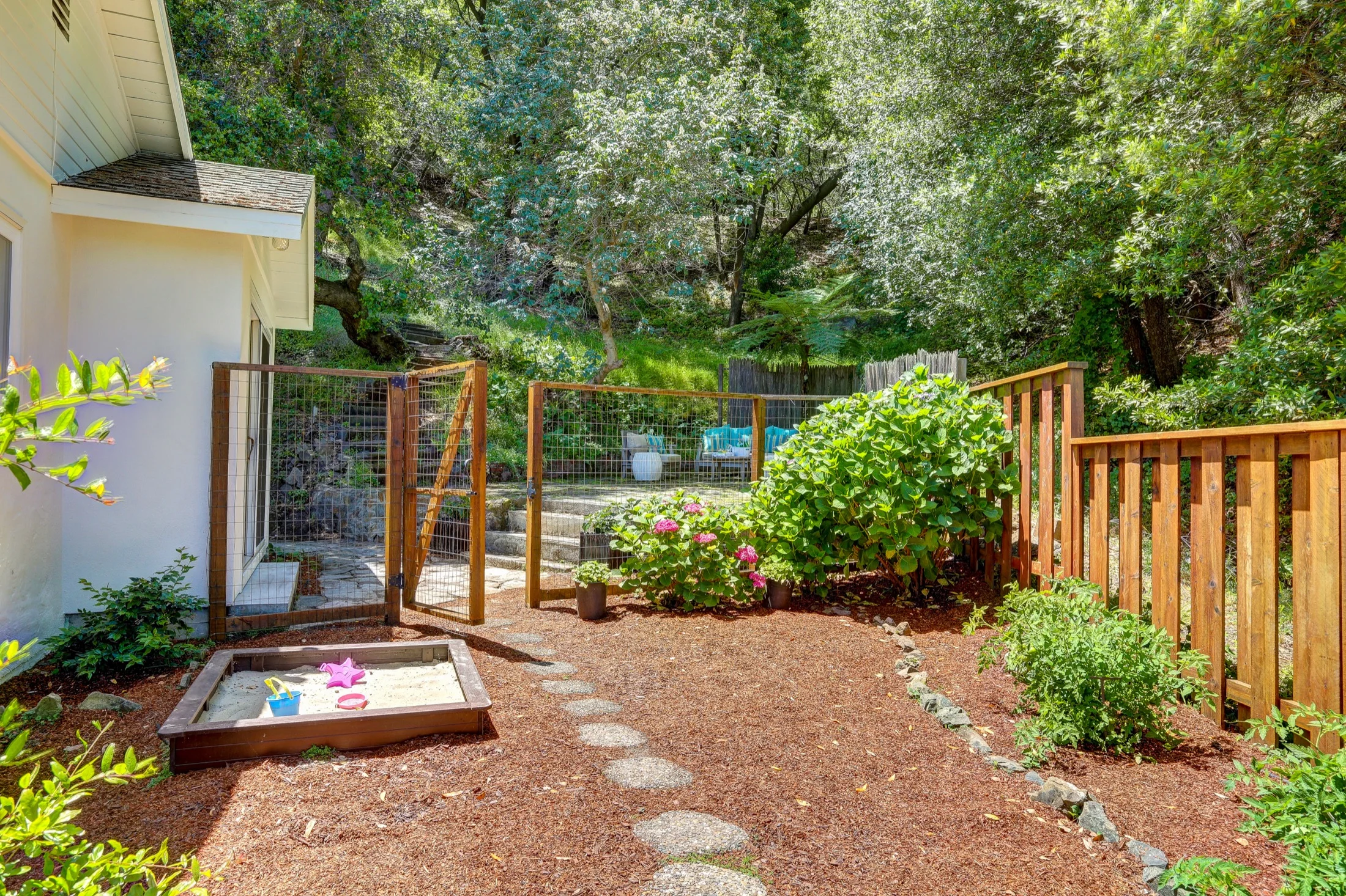 489Montecito 37 MLS.jpg