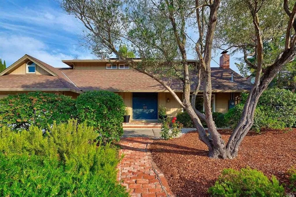 Sold | 1932 Las Gallinas Ave, San Rafael $1.315M