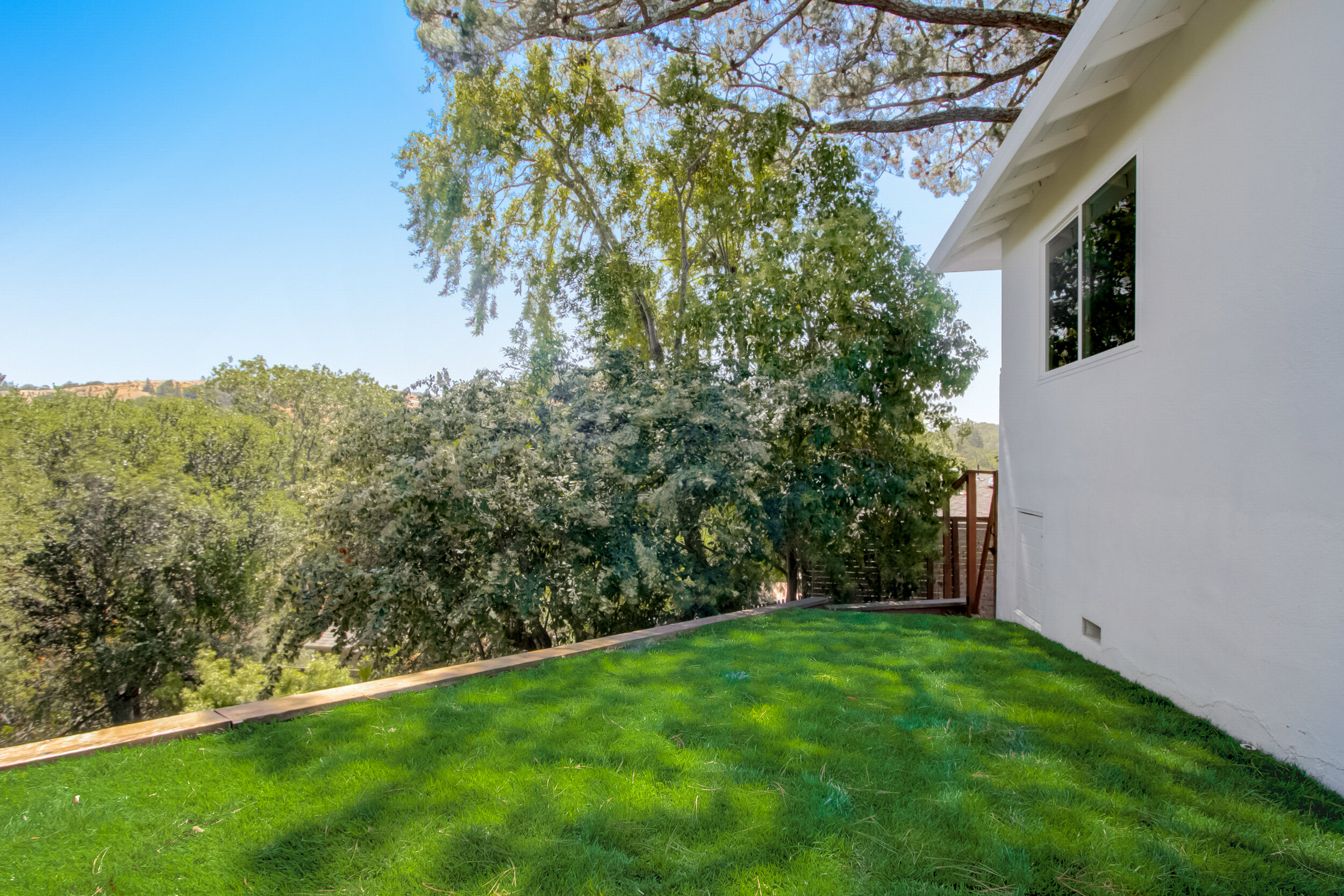 For Sale_ 28 Woodside Drive, San Anselmo Real Estate Agent - Own Marin by Allie Fornesi-36.jpg