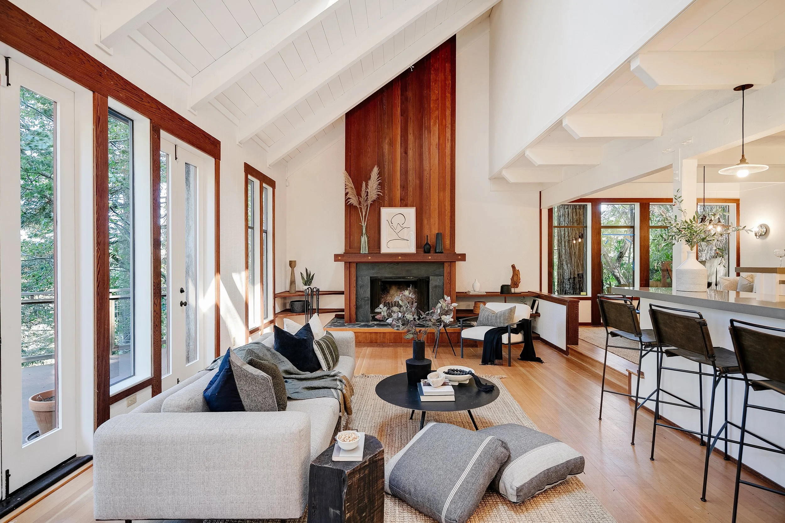 25 Black Log Road, Kentfield $1.75M