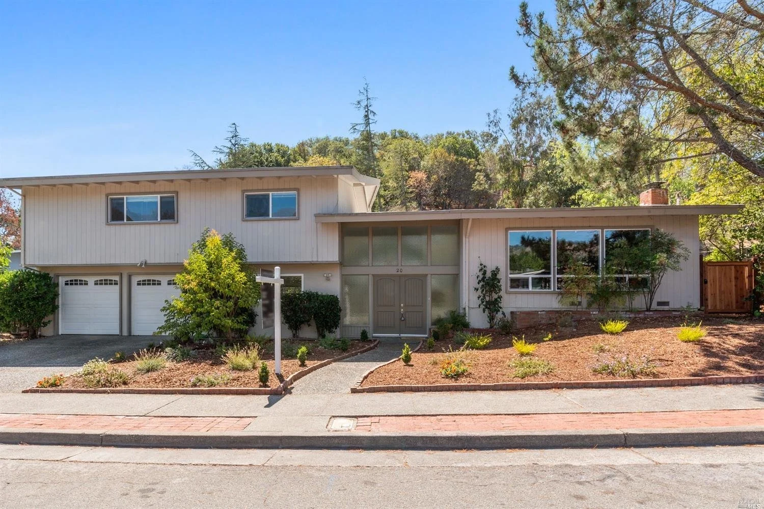 20 Carmel Dr, Novato $1.201M