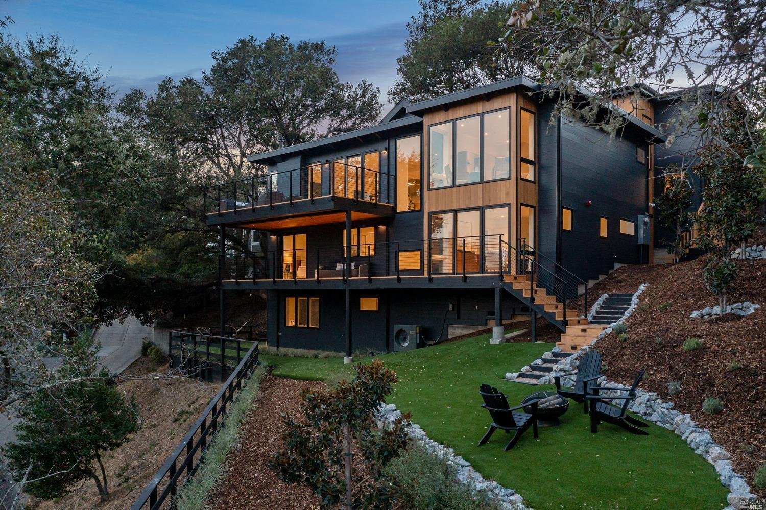 19 Highland Ct, Larkspur $4.675M