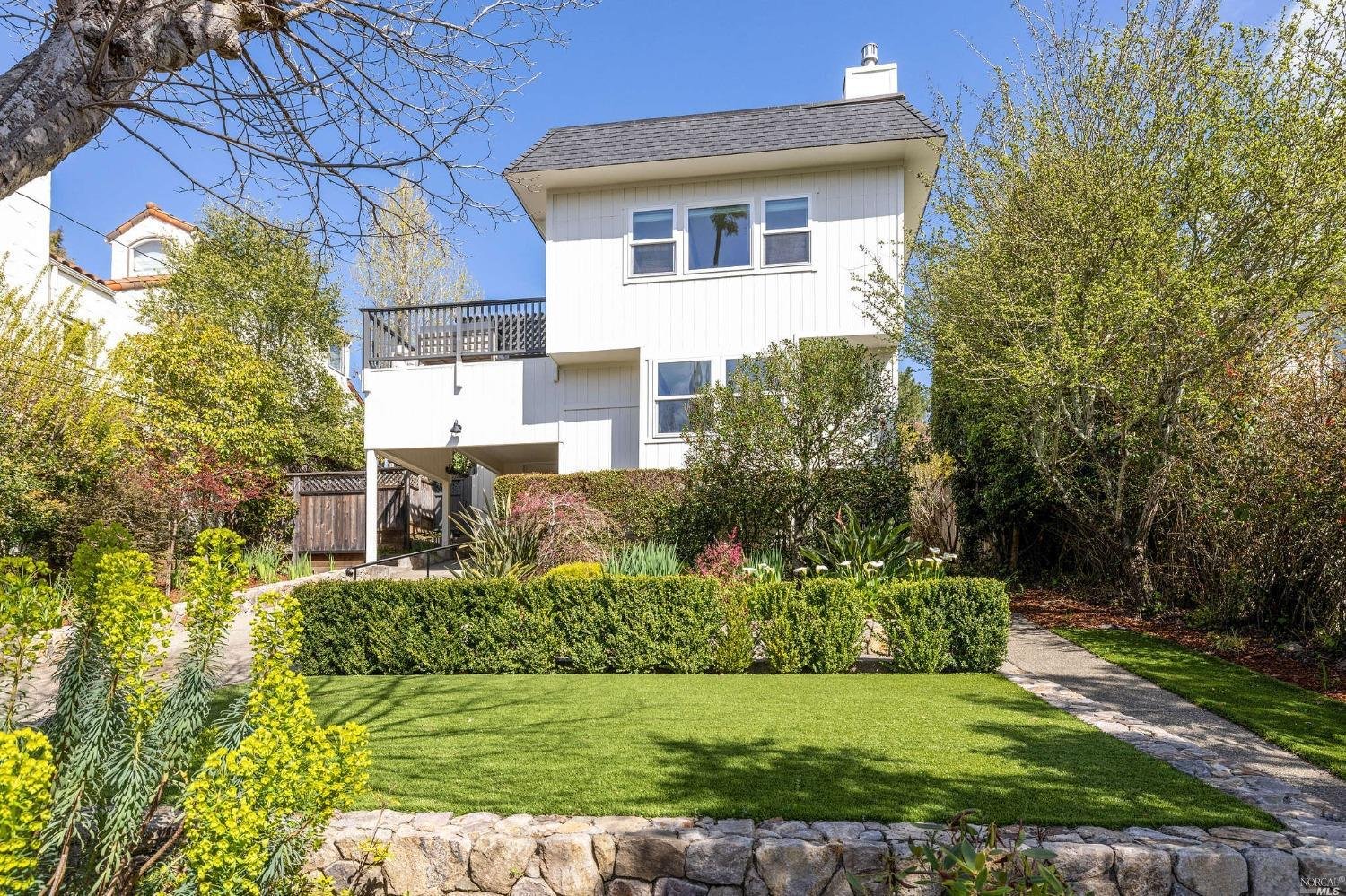 30 Loma Vista Avenue, Larkspur $2.5M