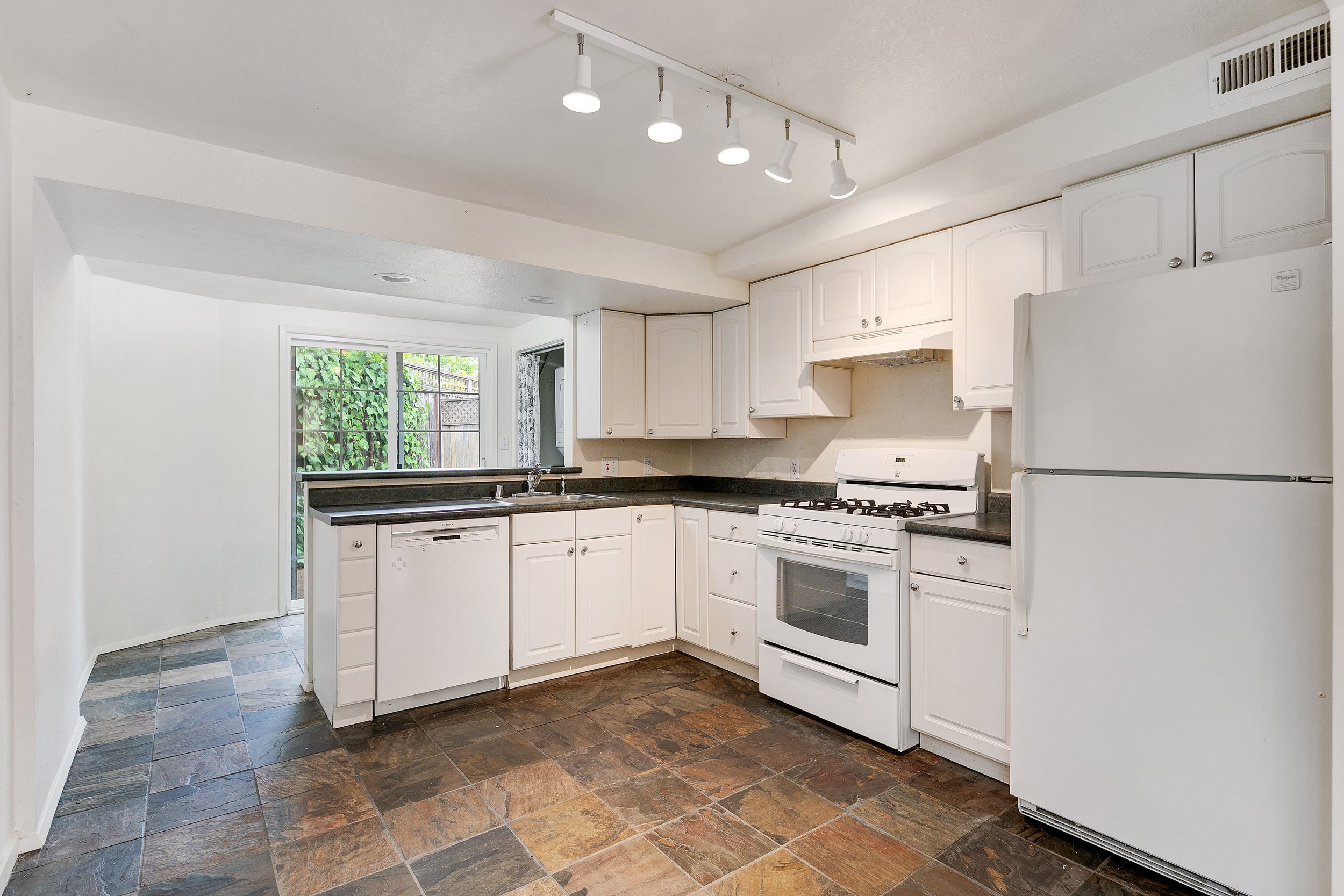 42-Ash-Avenue-San-Anselmo-Units-42 11 of 24.jpg