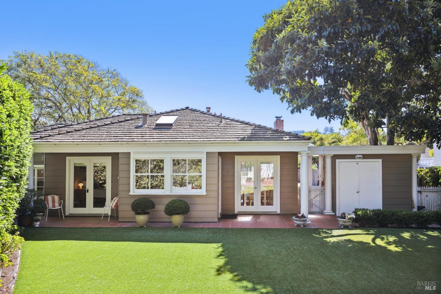 3 Lagoon Road, Belvedere $2.3M