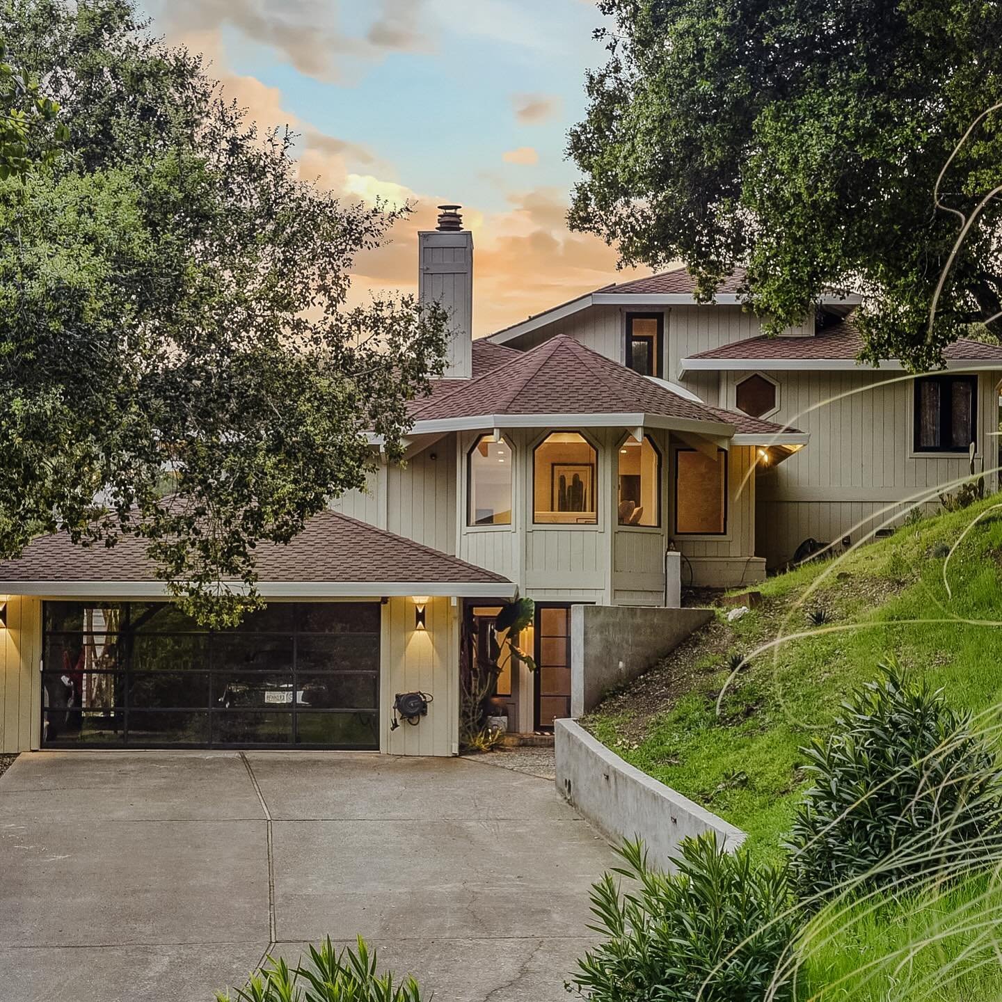 Off-Market Opportunity! Nestled on 2 acres of picturesque land in Novato, 200 Pacheco Avenue offers an unparalleled blend of luxury, functionality, and eco-conscious living.

$2.095M
200Pacheco.com
@mdmilano