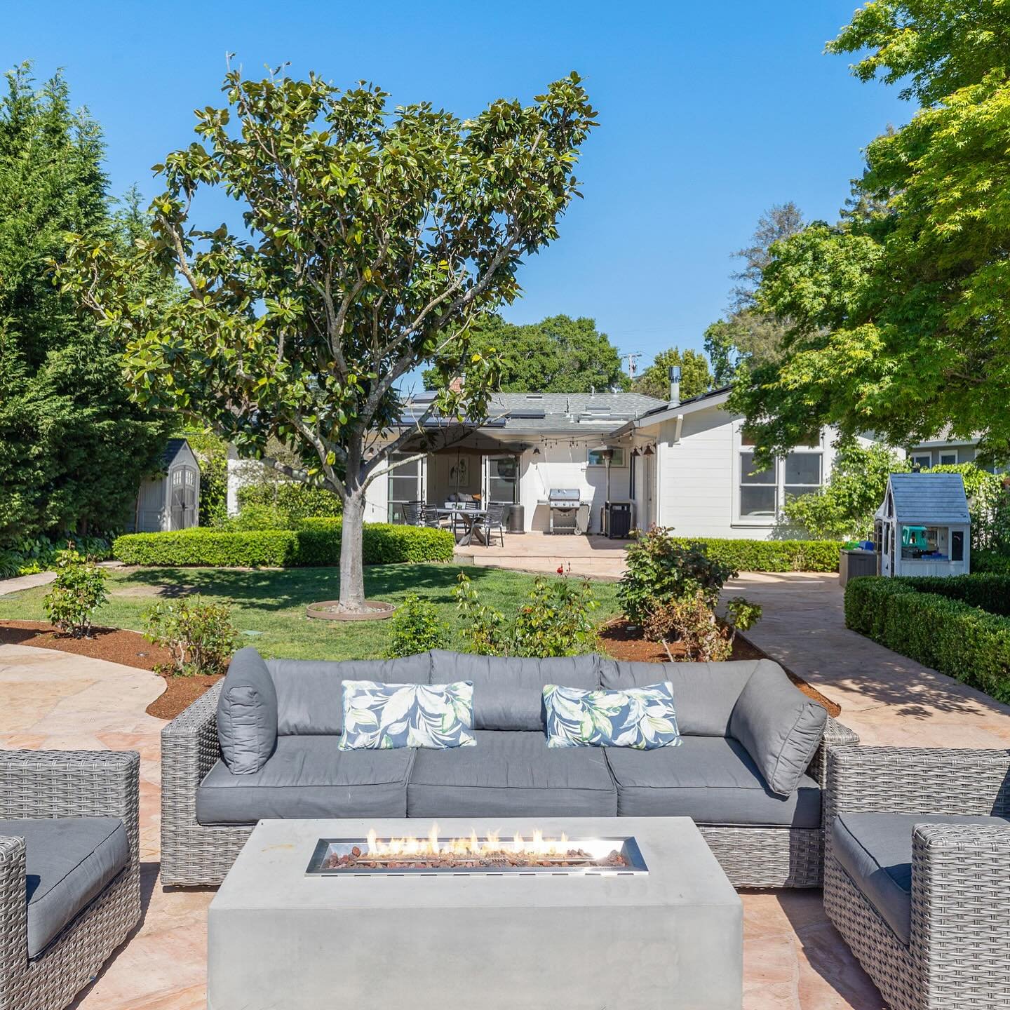 Welcome to 43 McAllister Ave, a single-level remodeled stunner in the heart of sought-after Kentfield Gardens! 

Walkable to award-winning schools, this 4-bed, 2-bath home includes a detached studio and offers luxury, charm, and endless possibilities