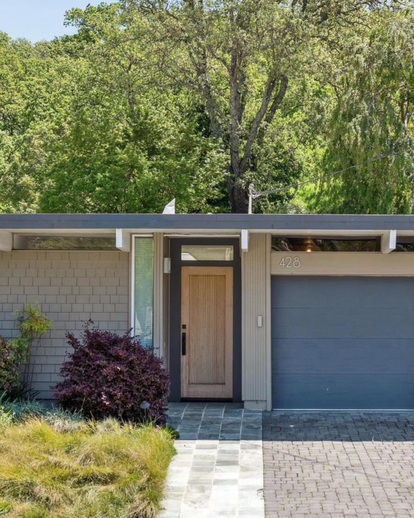 New listing! Experience the quintessential Eichler lifestyle with modern amenities and timeless design elements at 428 Nova Albion in San Rafael. 

This beautifully remodeled, single-level home boasts 4 bedrooms, 2 bathrooms, and a spacious 1,835 sqf