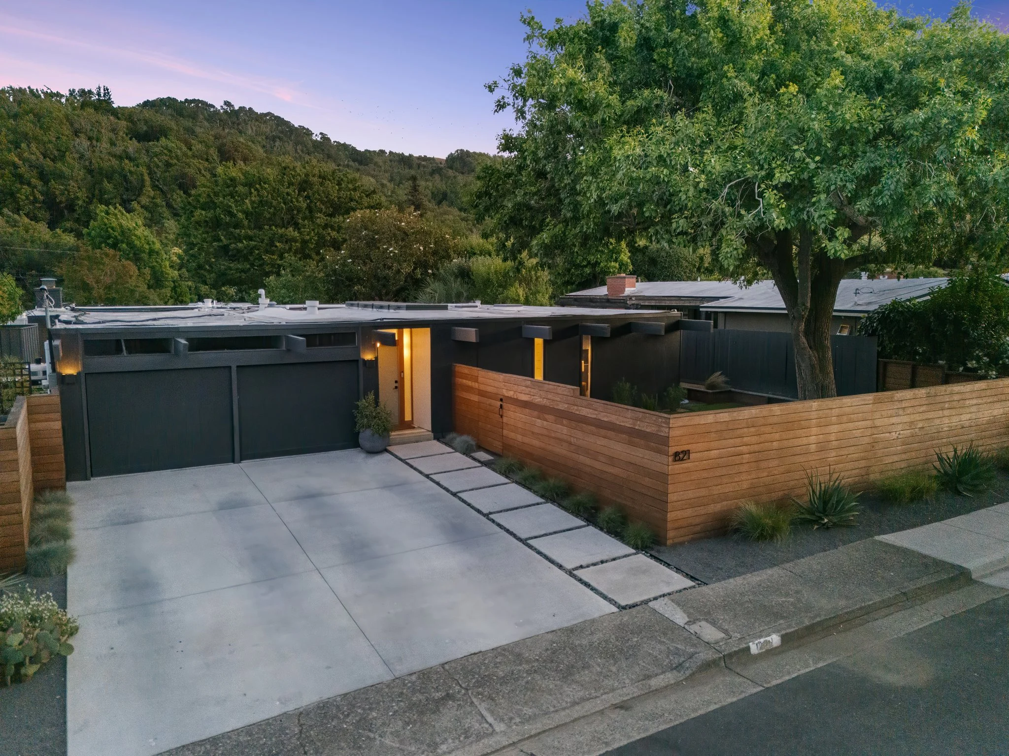 Lucas Valley Eichler For Sale by Julia Fitzpatrick Own Marin | Marin County's #1 Real Estate Team2025-07-07 at 9.36.17 AM 48.jpg
