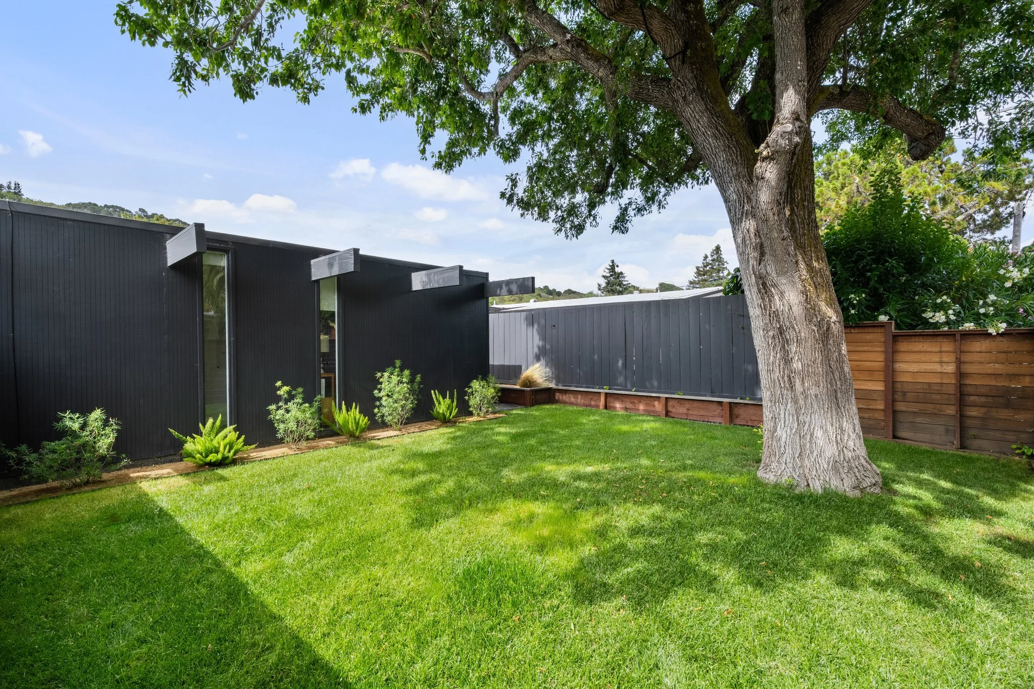 Lucas Valley Eichler For Sale by Julia Fitzpatrick Own Marin | Marin County's #1 Real Estate Team2025-07-07 at 9.36.17 AM 41.jpg