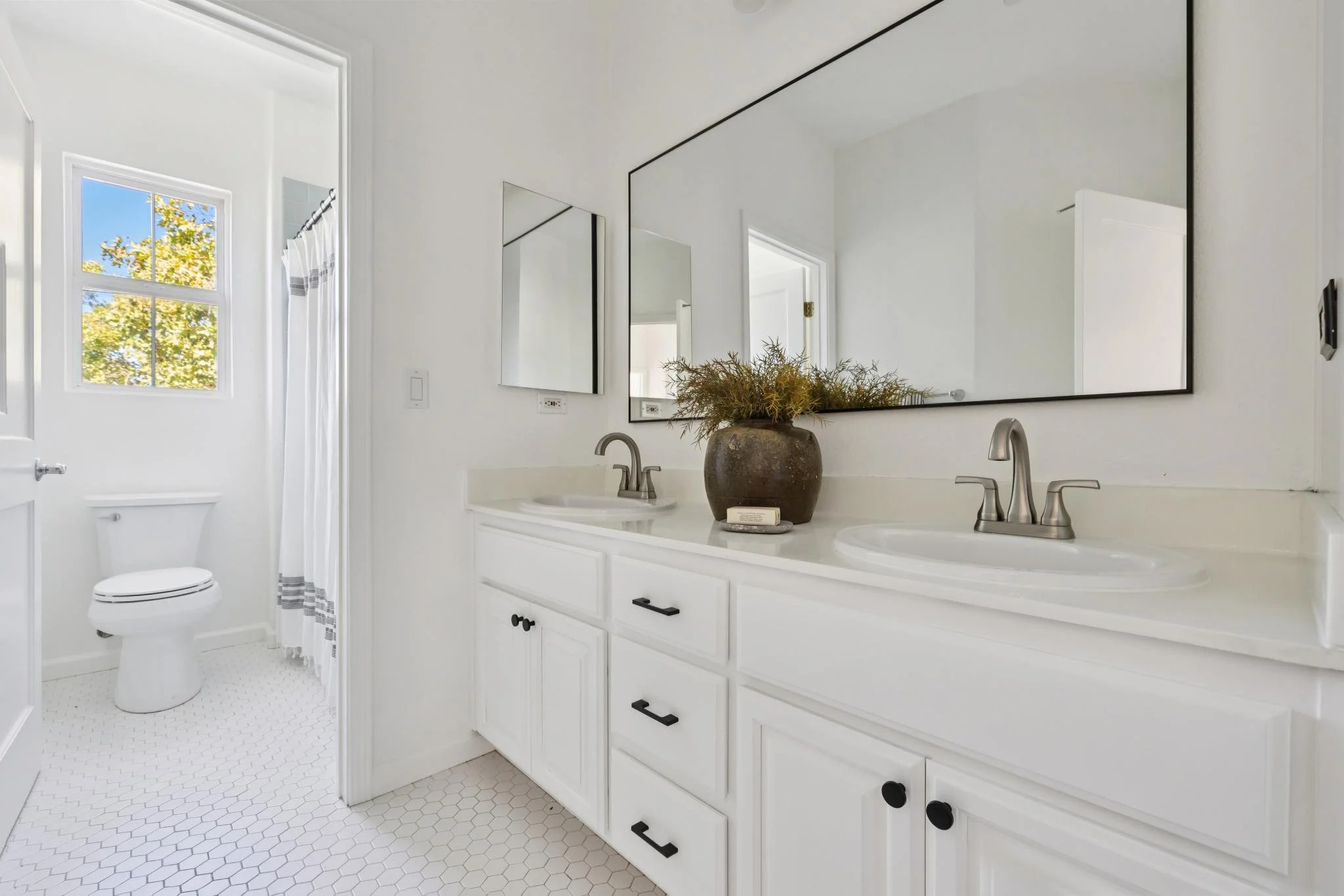 24 Sunny Cove Novato For Sale by Whitney Potter Own Marin | Marin County's #1 Real Estate Team2025-08-17 at 6.23.46 PM 60.web.jpg