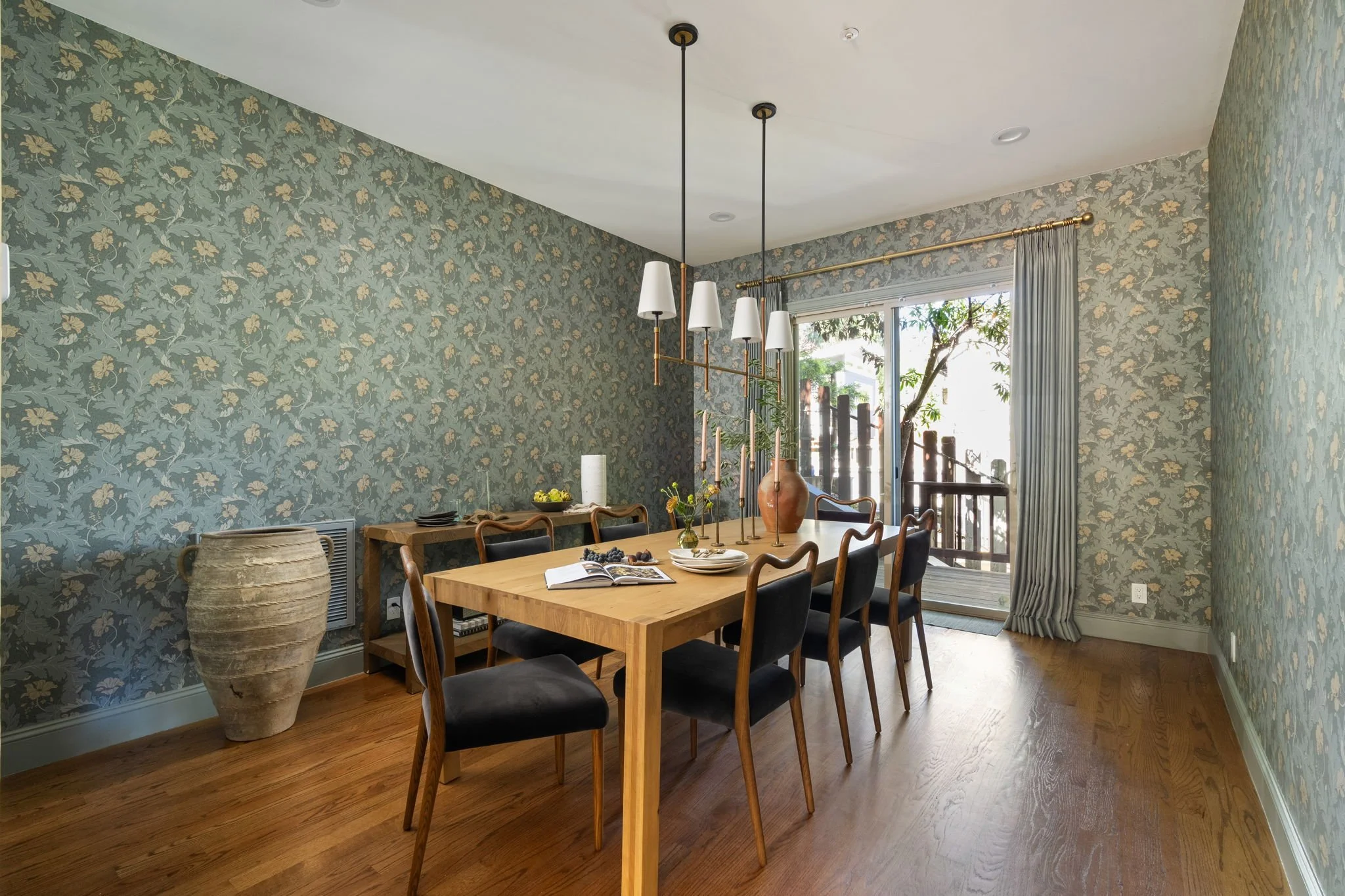 24-web-or-mls-562-alta-way.jpg