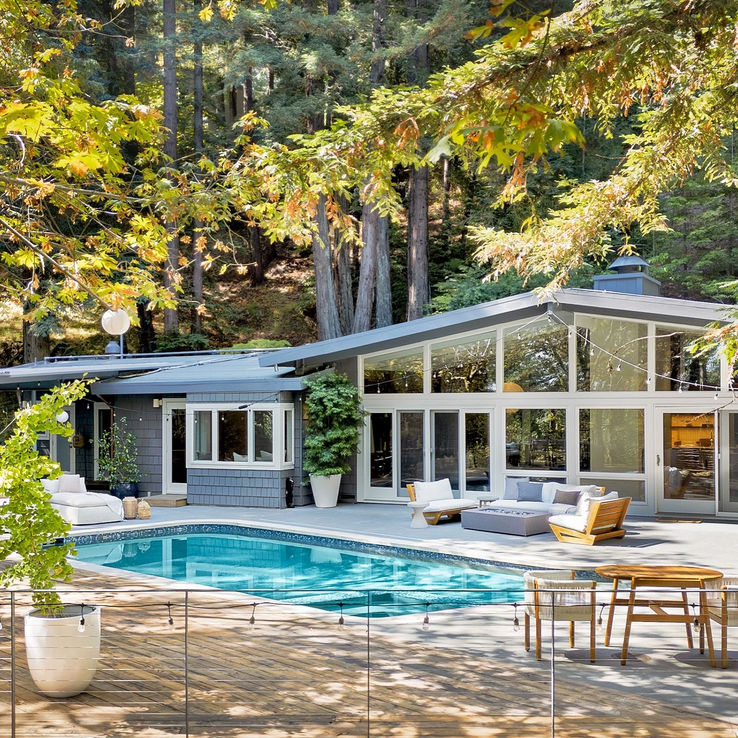 Welcome to 221 South Ridgewood, a Kent Woodlands retreat designed for the way you want to live.

Here, modern lines meet organic warmth and every detail is intentional. Custom white oak cabinetry, soft marble counters, and handmade Heath Ceramics til