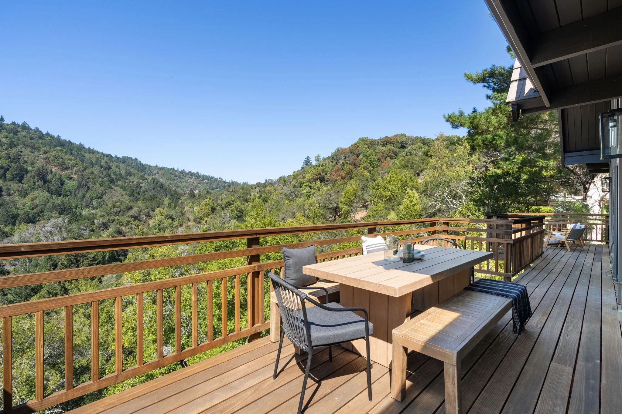 35-web-or-mls-271-wilson-way.jpg