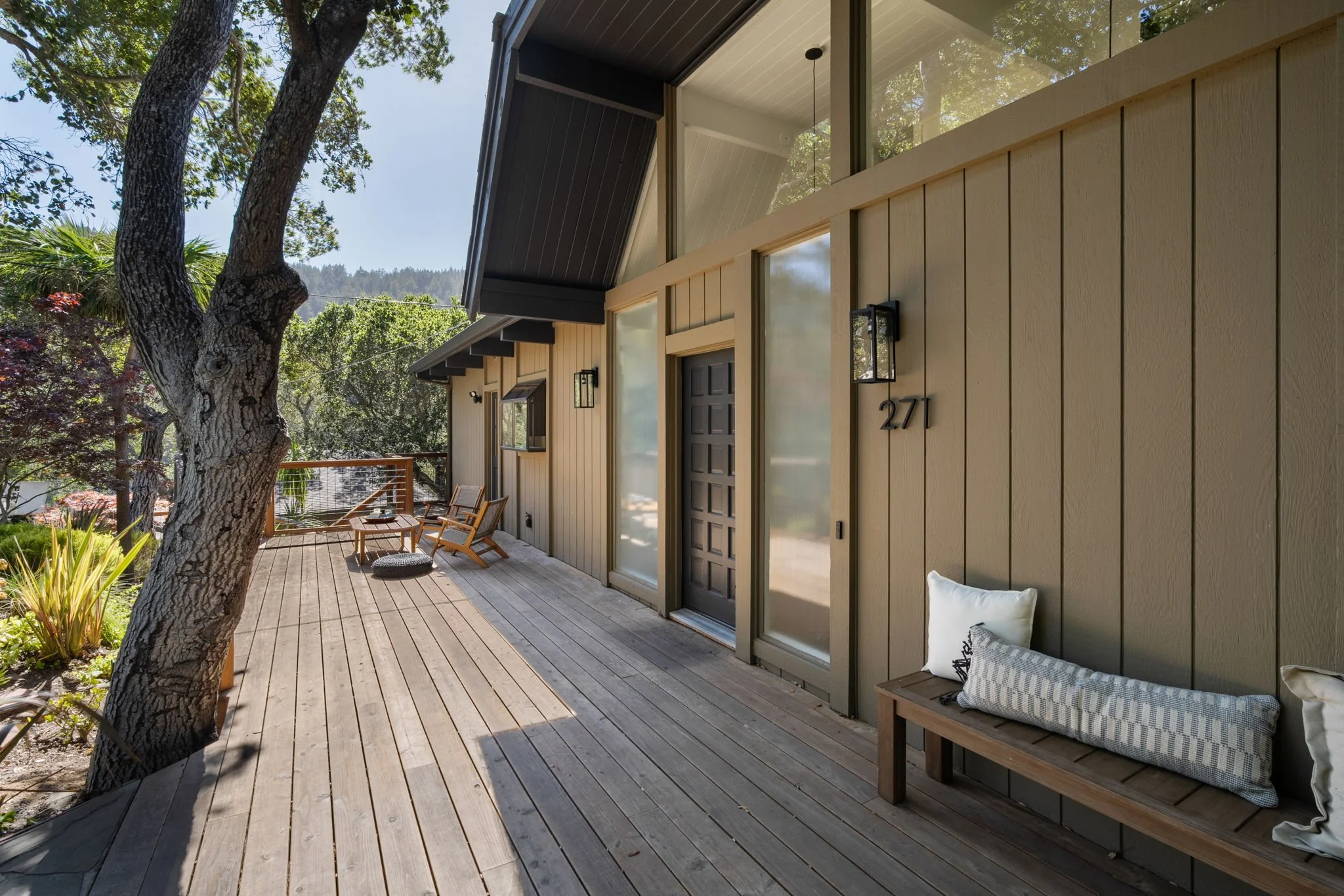 4-web-or-mls-271-wilson-way.jpg