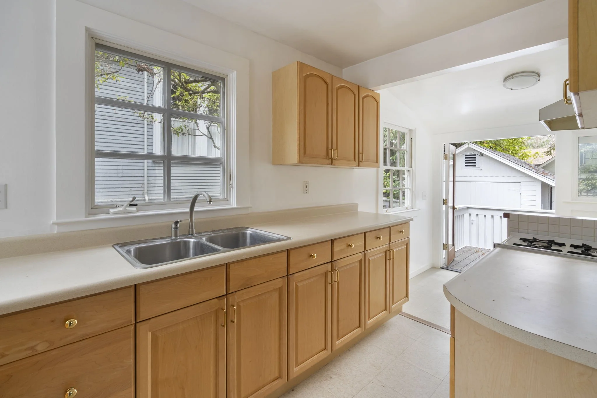 32 Mountain View Ave, Mill Valley For Sale by Whitney Potter Own Marin | Marin County's #1 Real Estate Team2025-09-30 at 1.34.00 PM 13.jpg