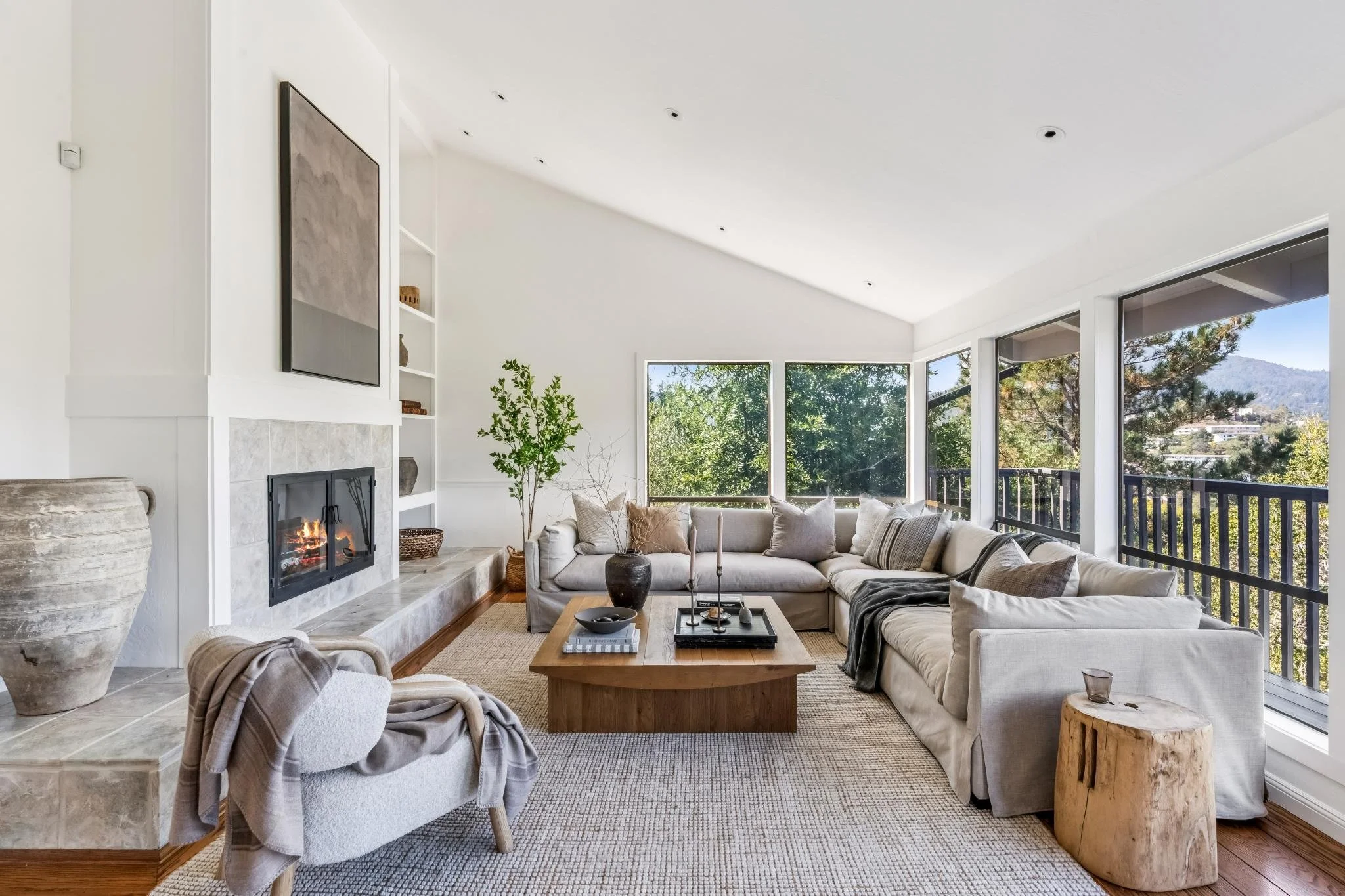 66 La Cuesta Drive, Greenbrae $2.9M