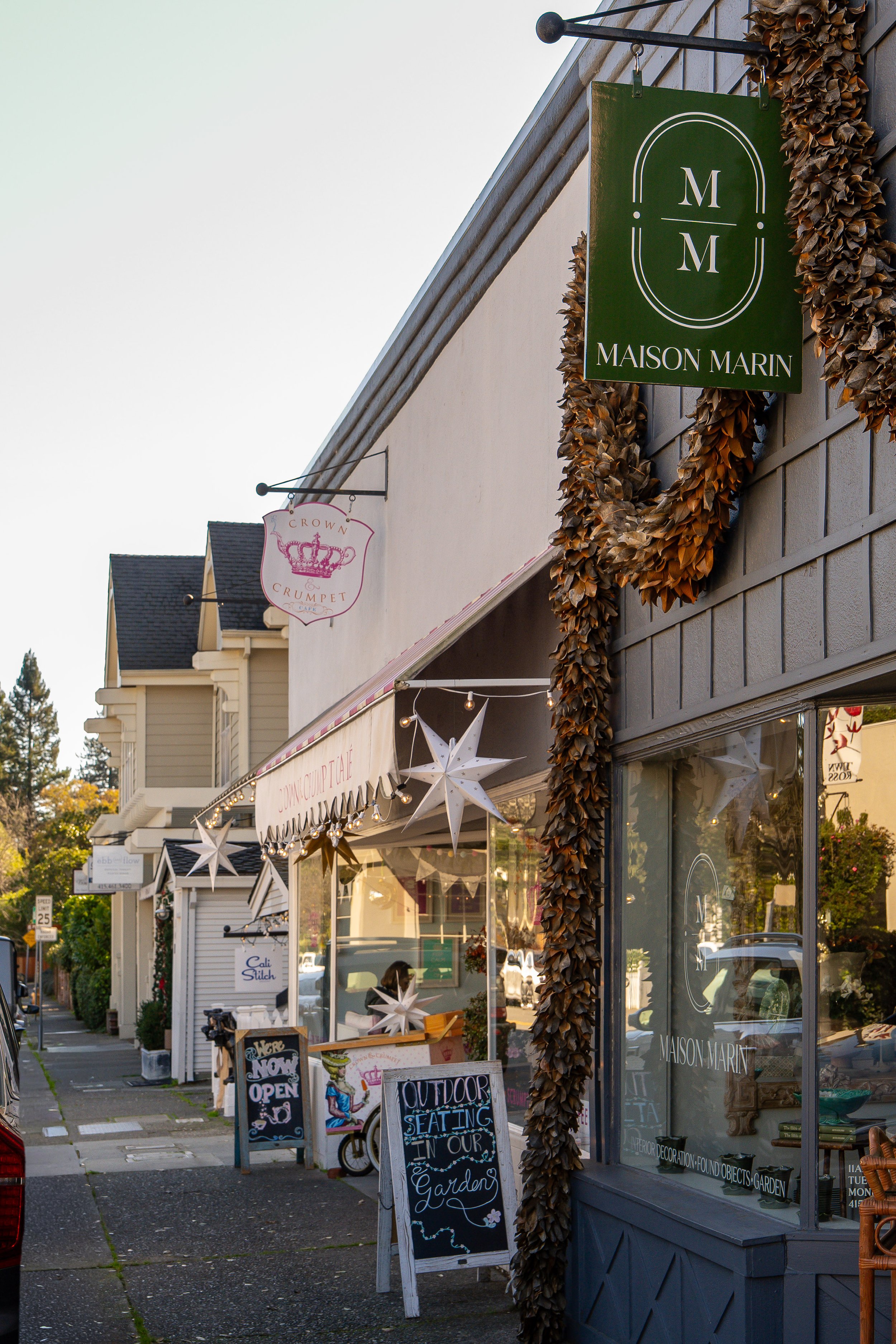 MAISON MARIN | CROWN & CRUMPET