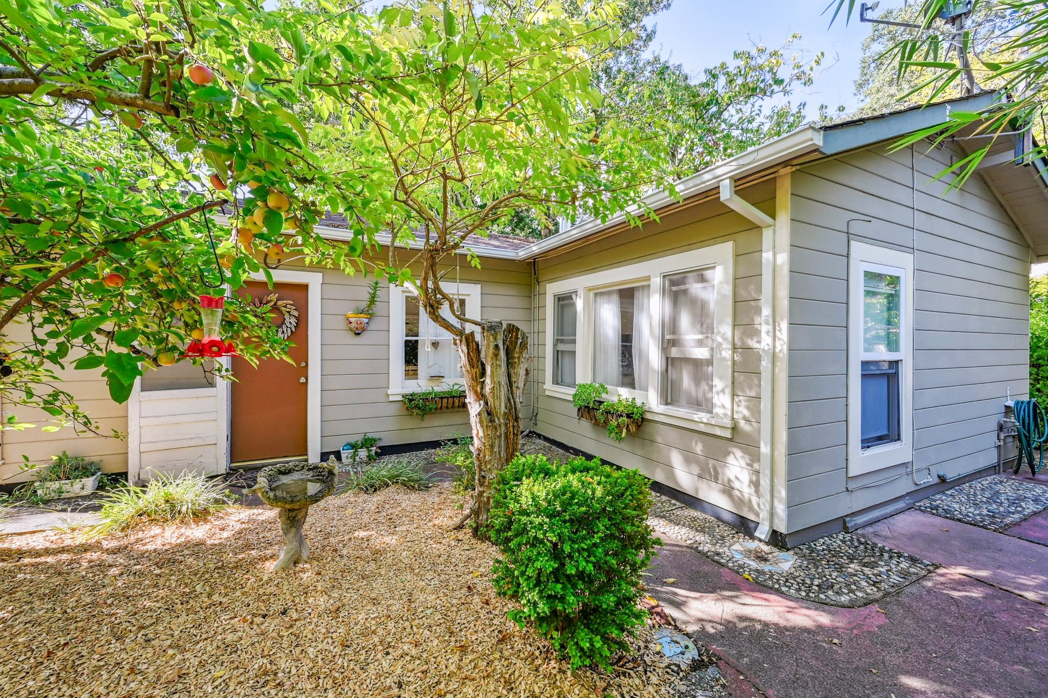 211 The Alameda, San Anselmo $1.107M