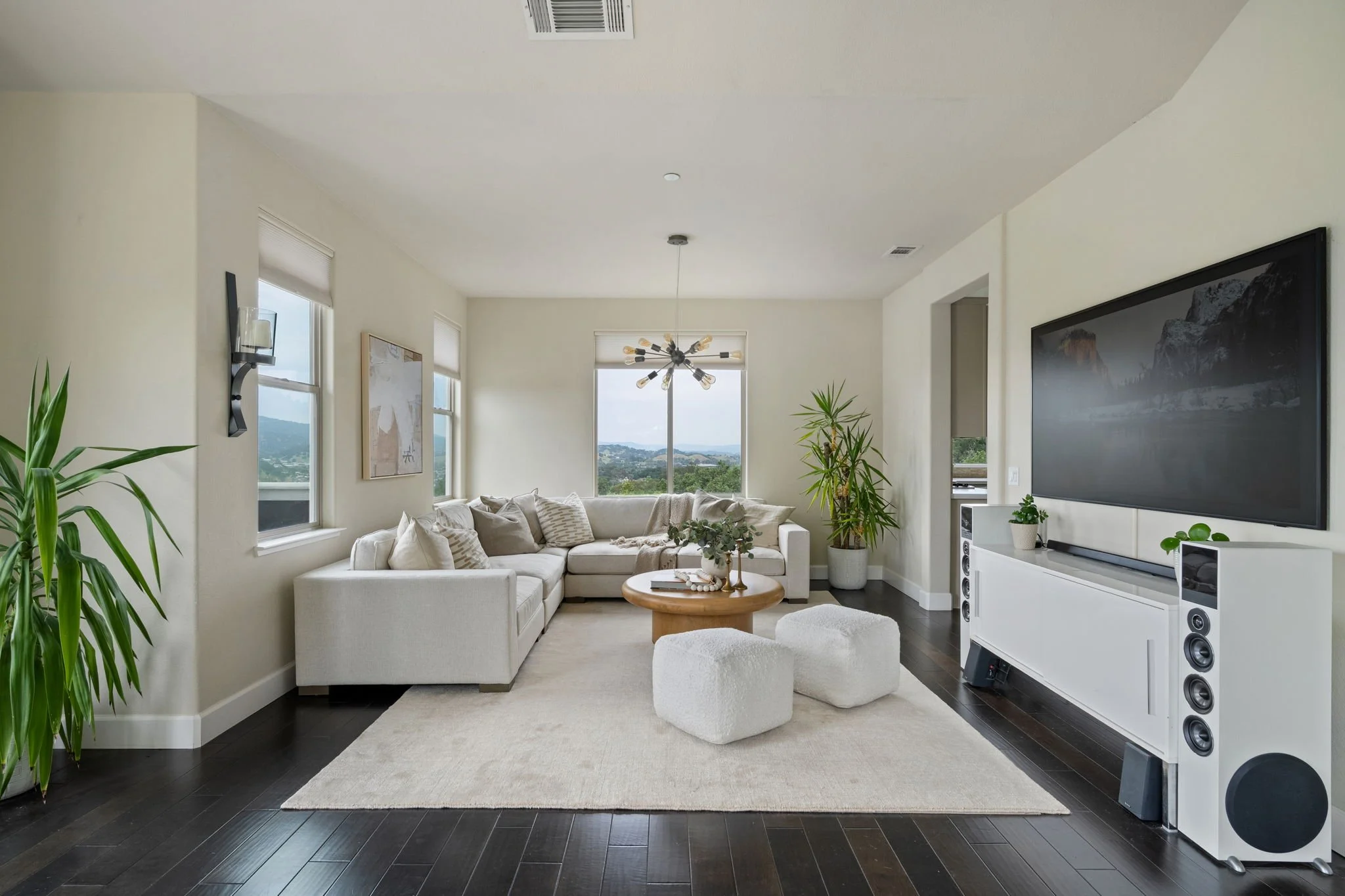 11 Edgehill Way, San Rafael For Sale by Nick Svenson & Miles Daly | Own Marin | Marin County Top Realtors | Marin County's #1 Real Estate Team2026-04-02 at 9.33.23 AM 17.jpg