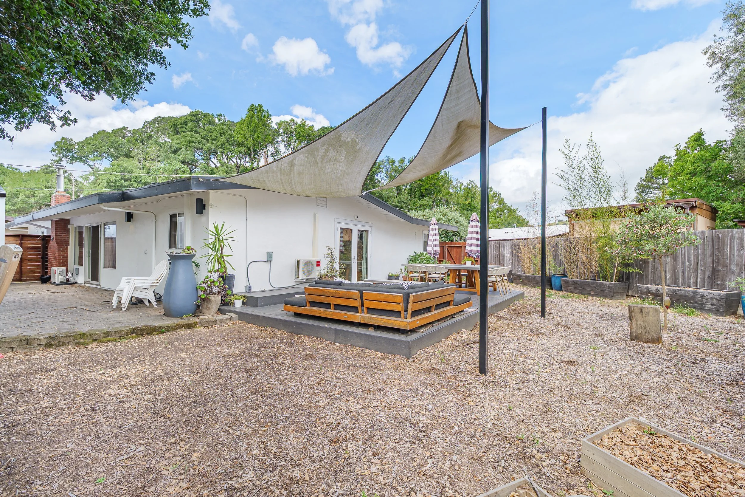 104 Lobo Vista-27.jpg