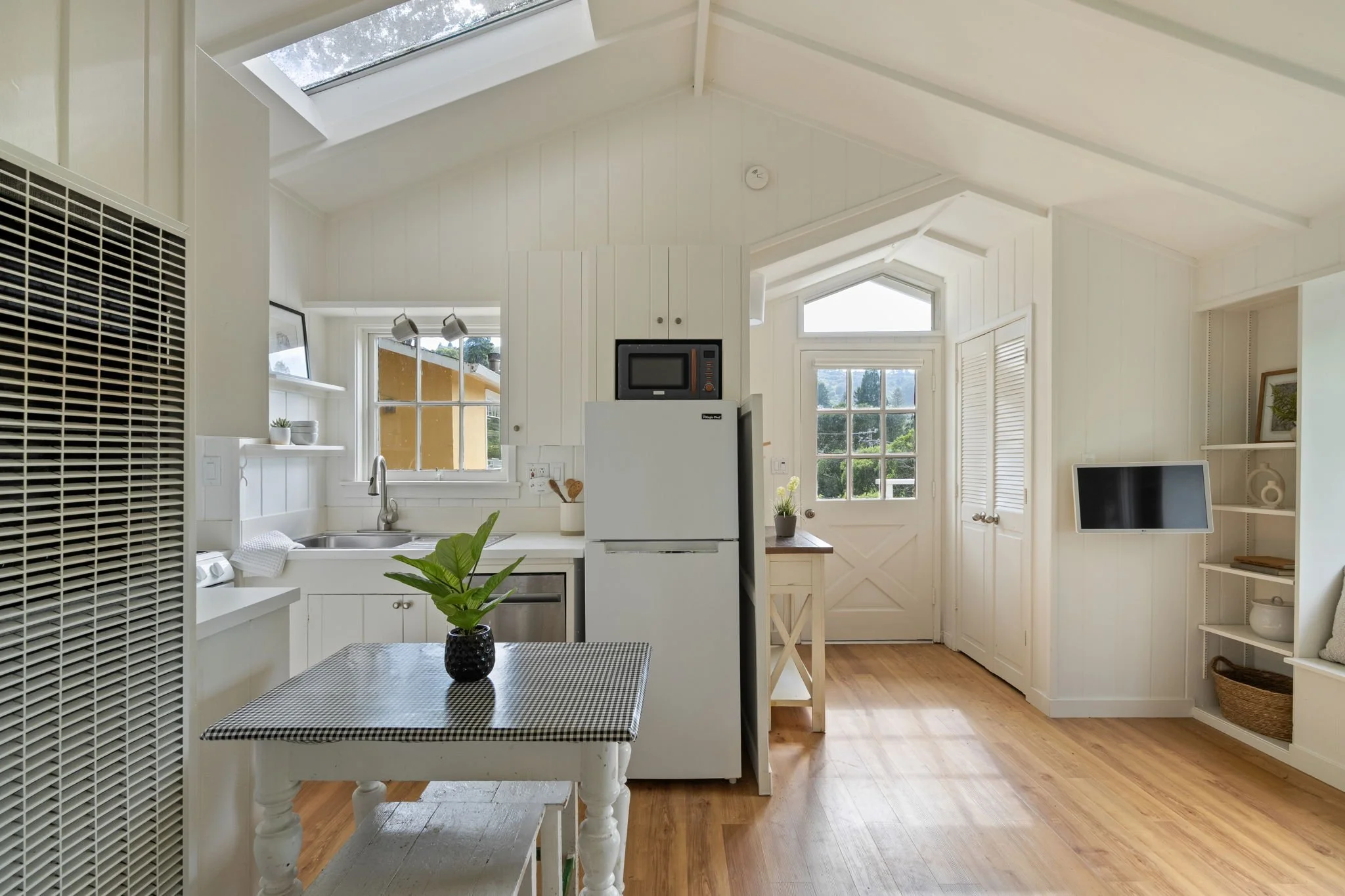 22-web-or-mls-3-ethel-ln.jpg