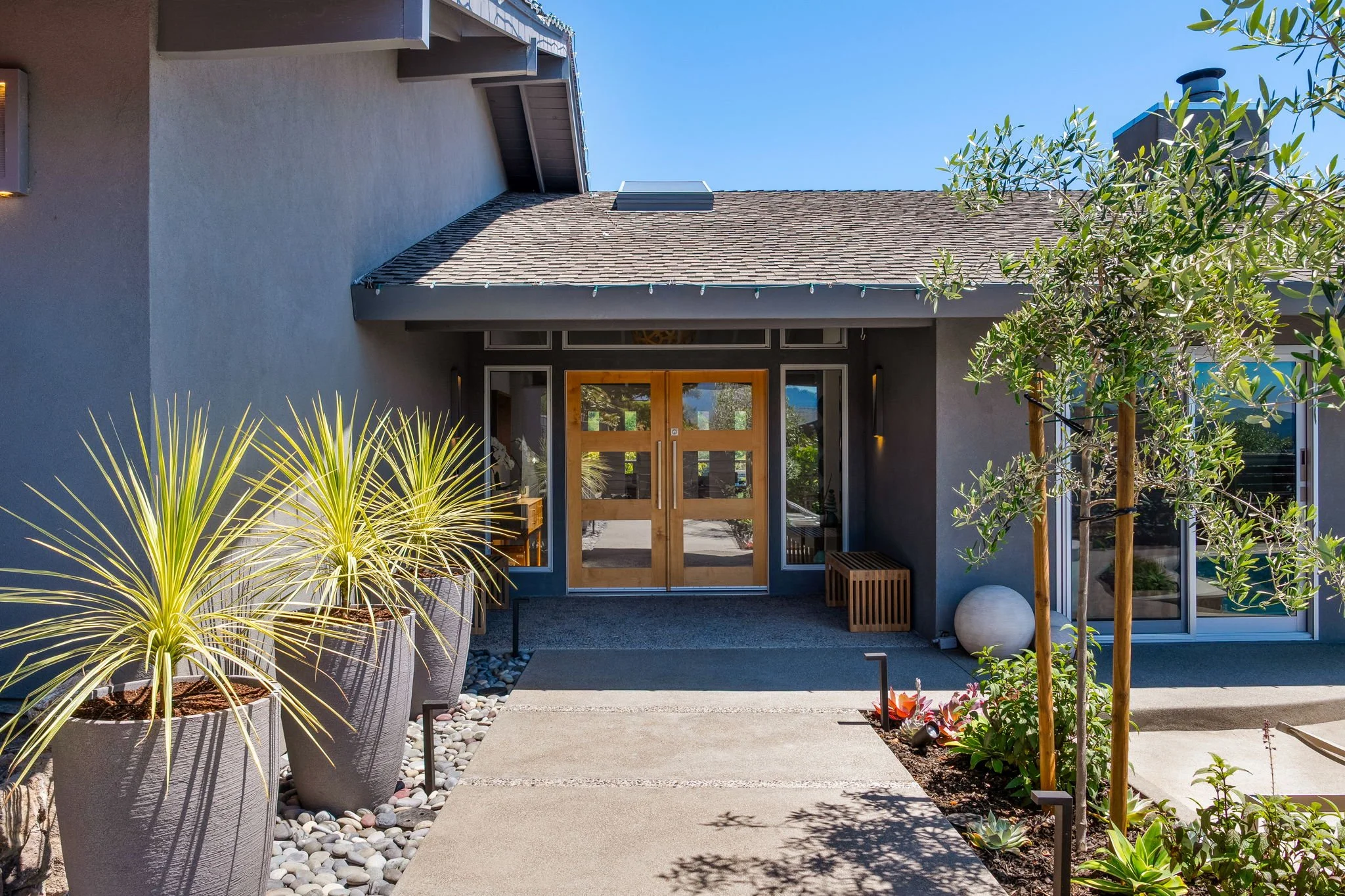 2-web-or-mls-174-stewart-dr.jpg
