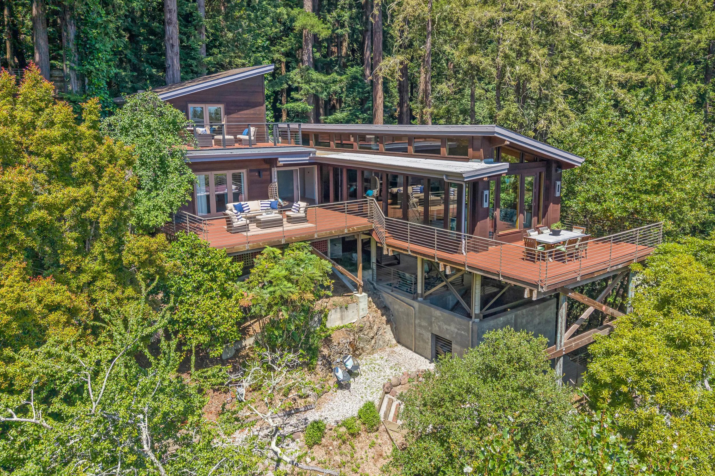665 Edgewood-1.jpg