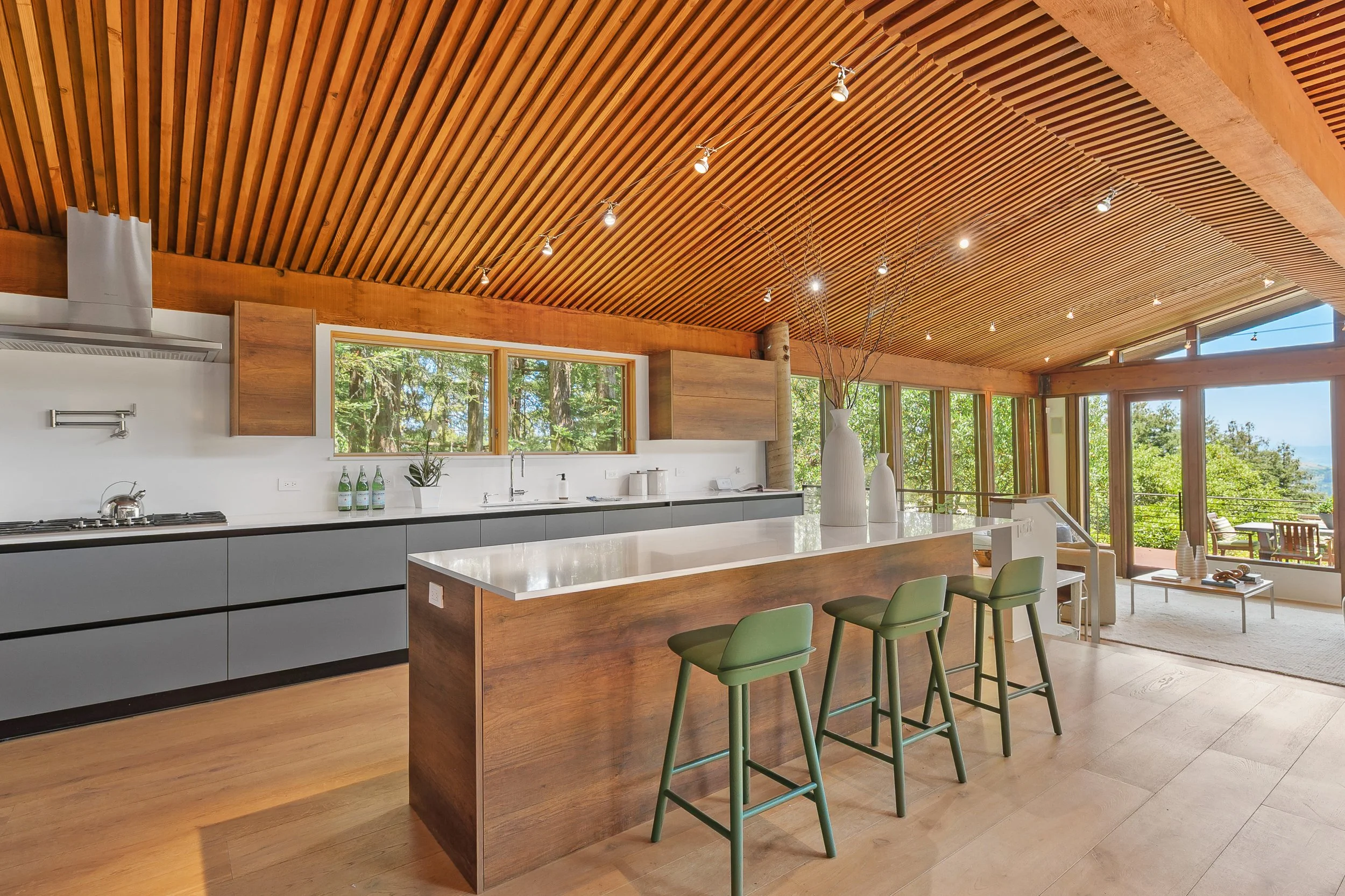665 Edgewood-13.jpg