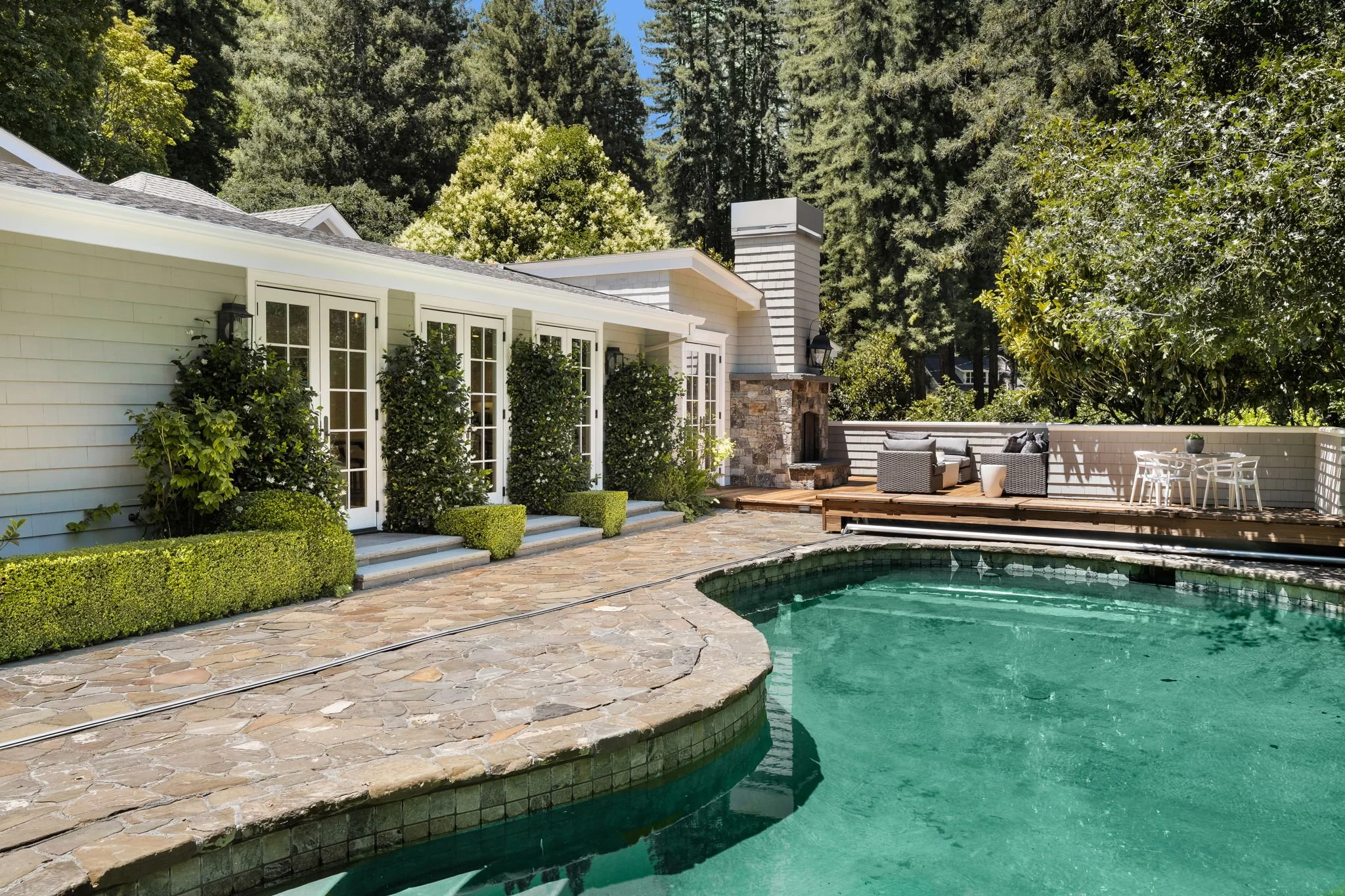 16-web-or-mls-19-woodside-way.jpg