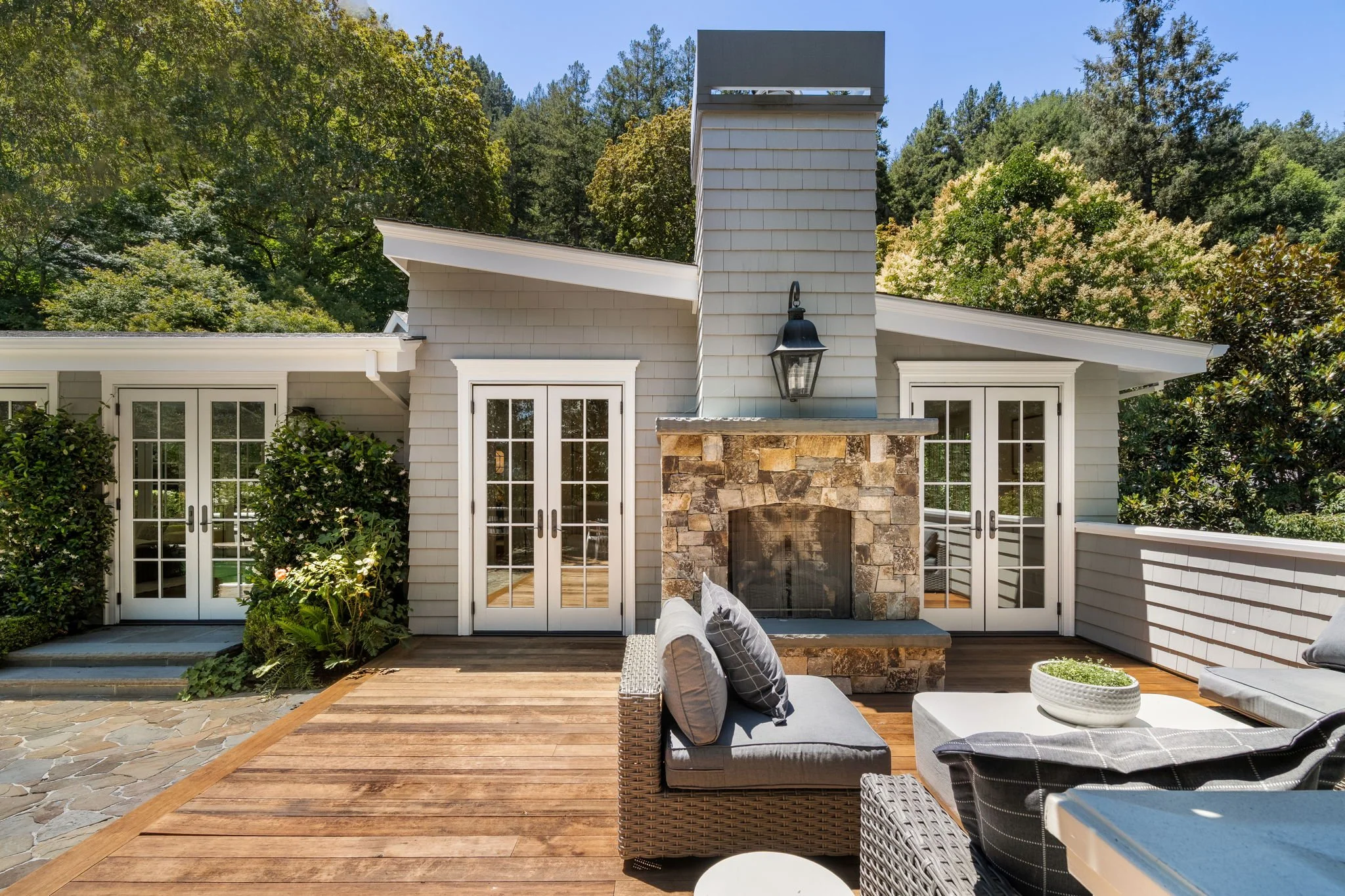 6-web-or-mls-19-woodside-way.jpg
