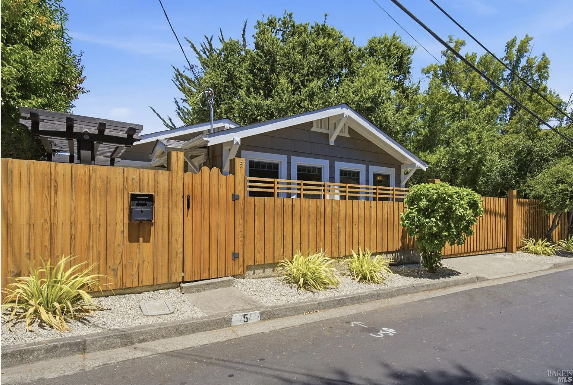 5 Caletta Avenue, San Anselmo $1.195M