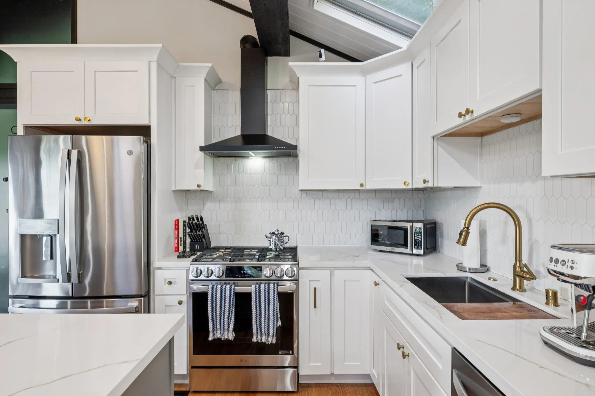 53 Castle Rock Drive, Mill Valley For Sale by Kimberly Kadesh & Barr Haney | Own Marin | Marin County Top Realtors | Marin County's #1 Real Estate Team17.jpg
