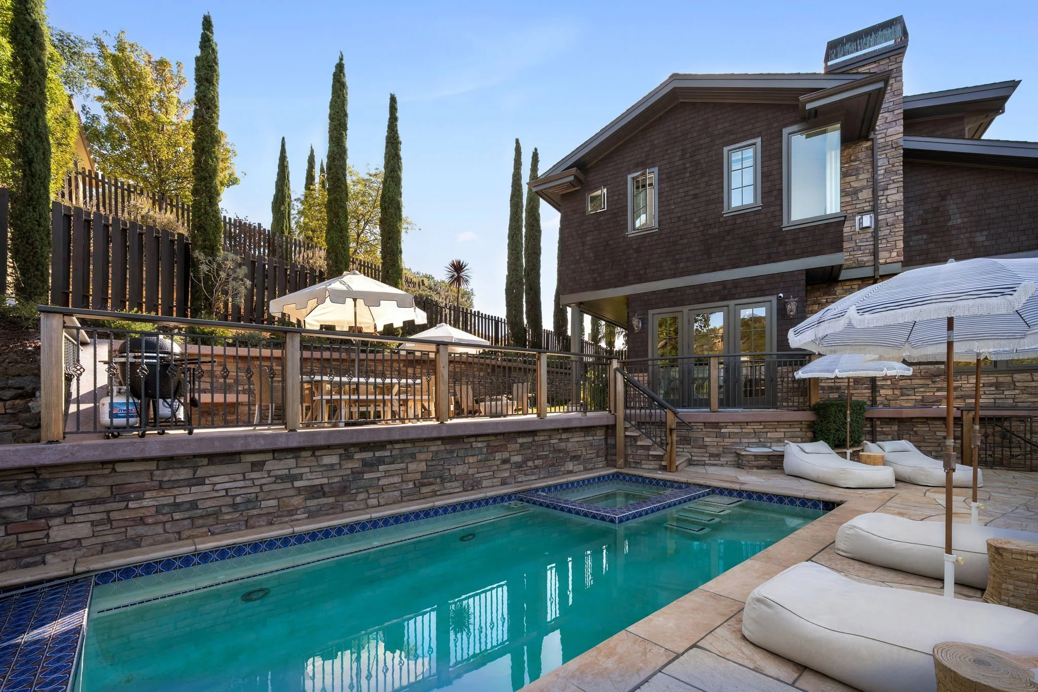 8-web-or-mls-3-the-alameda-knolls.jpg